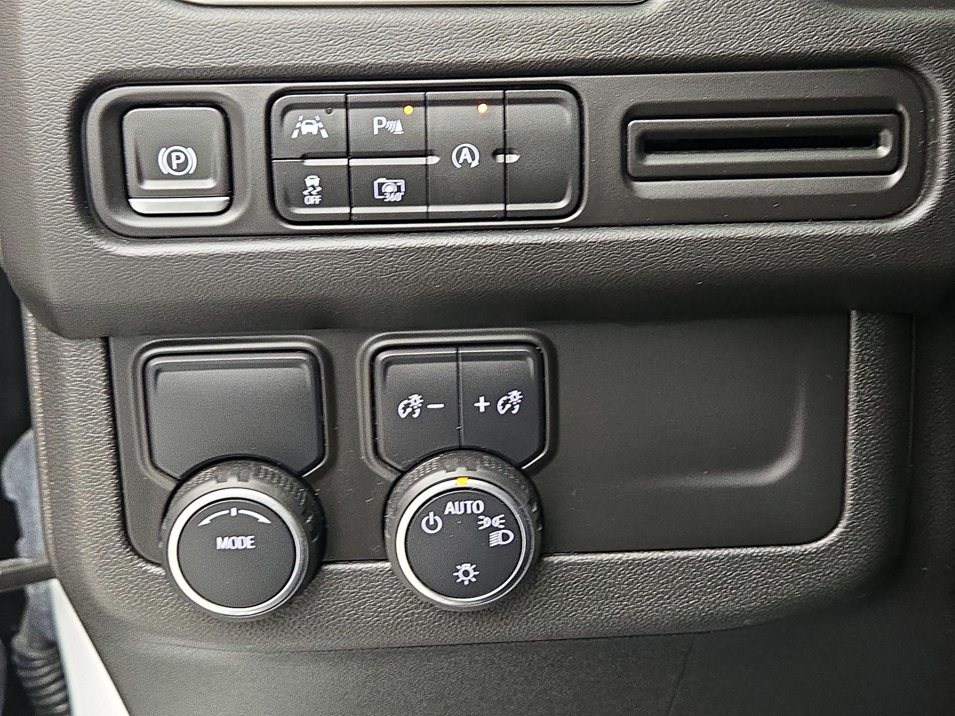 Thumbnail: 2023 Chevrolet Tahoe - 13