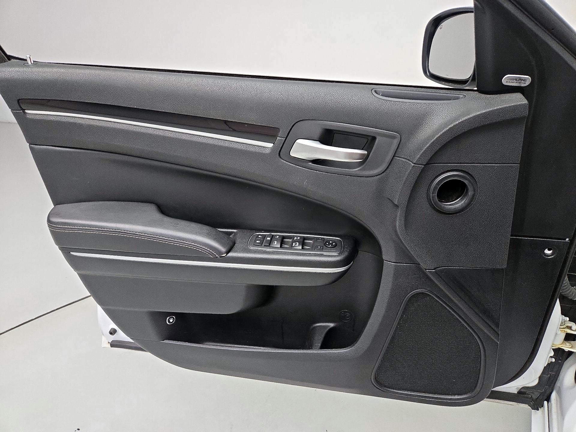 Thumbnail: 2020 Chrysler 300 - 12