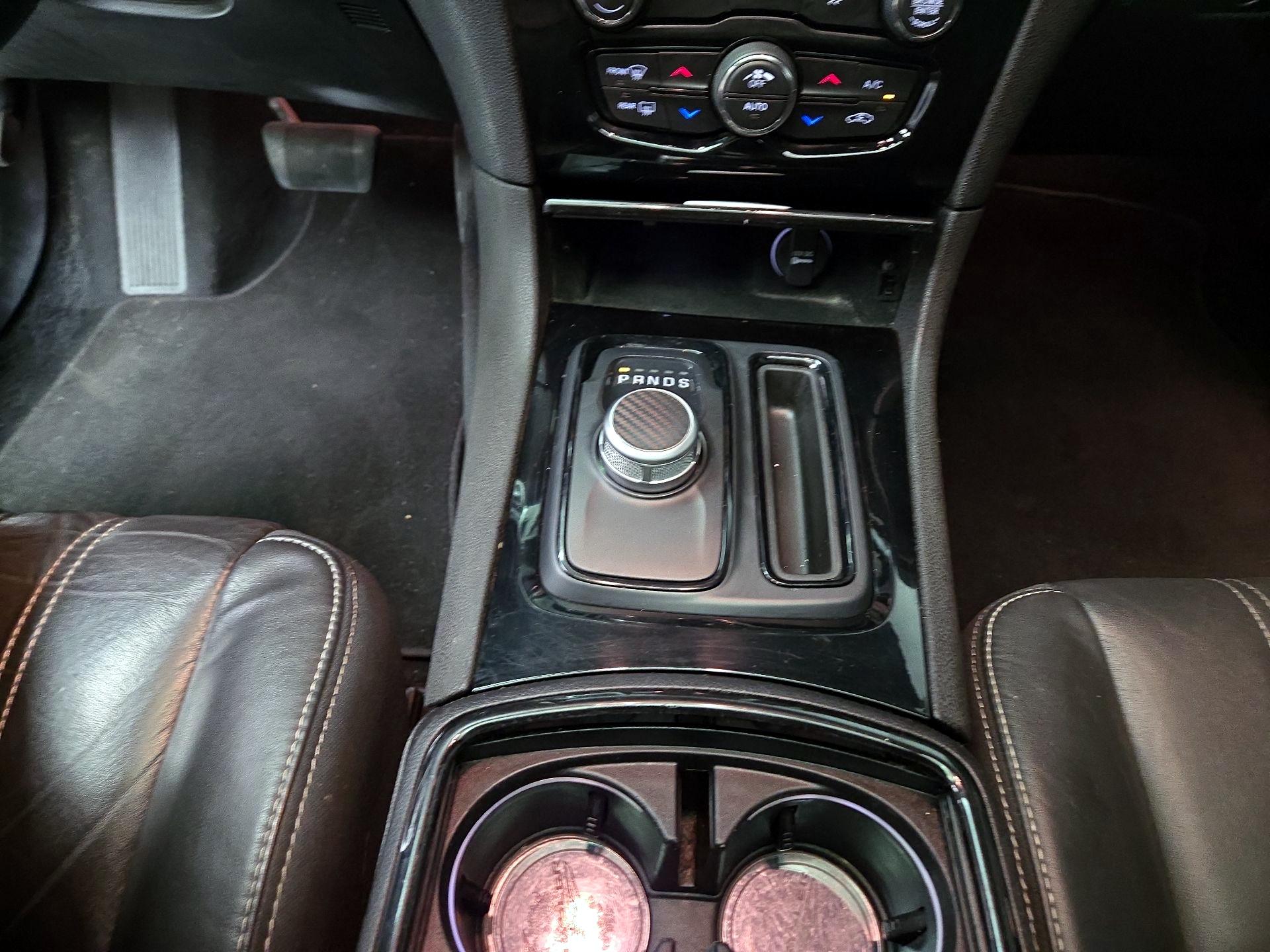 Thumbnail: 2020 Chrysler 300 - 17