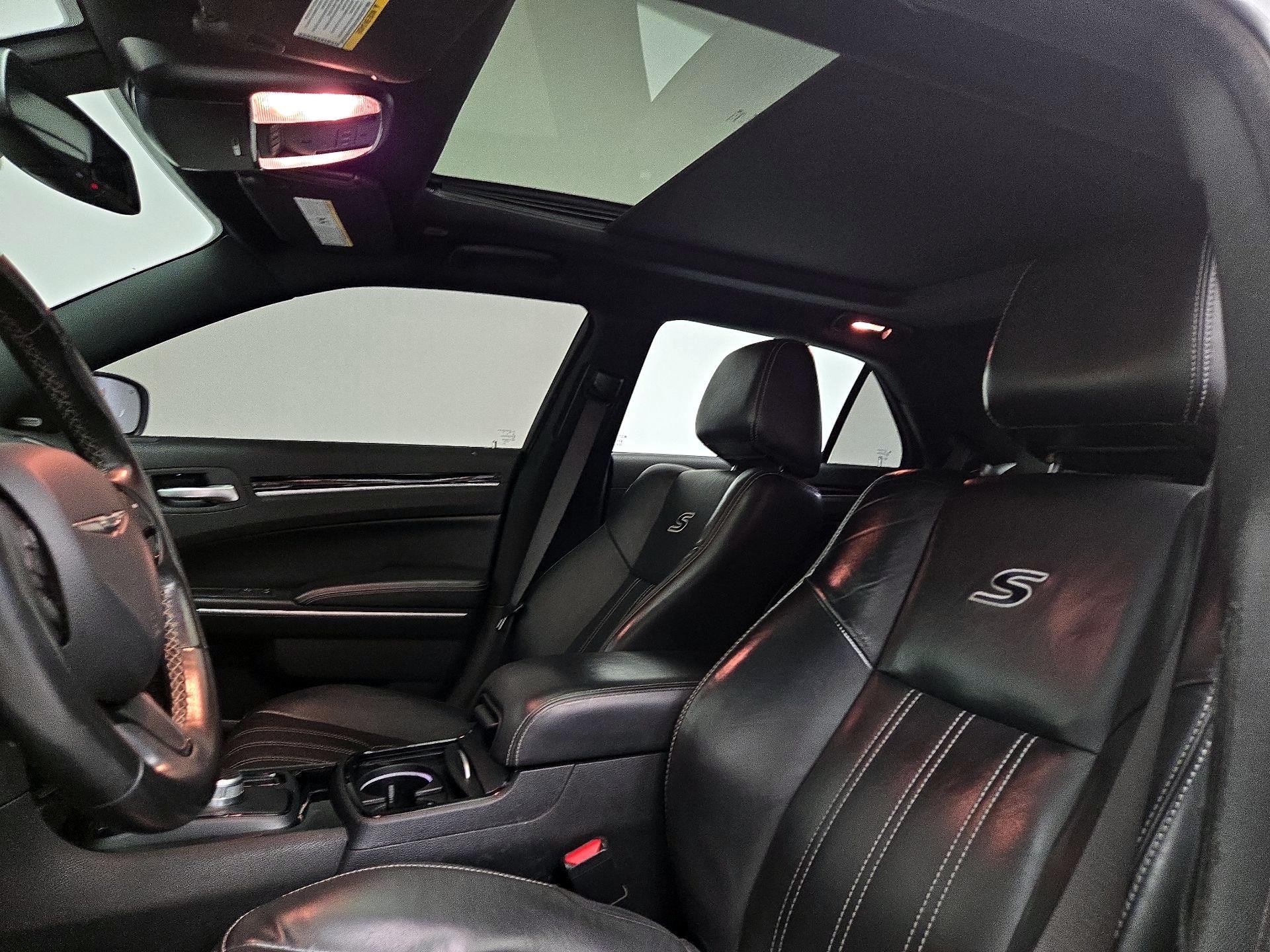 Thumbnail: 2020 Chrysler 300 - 19