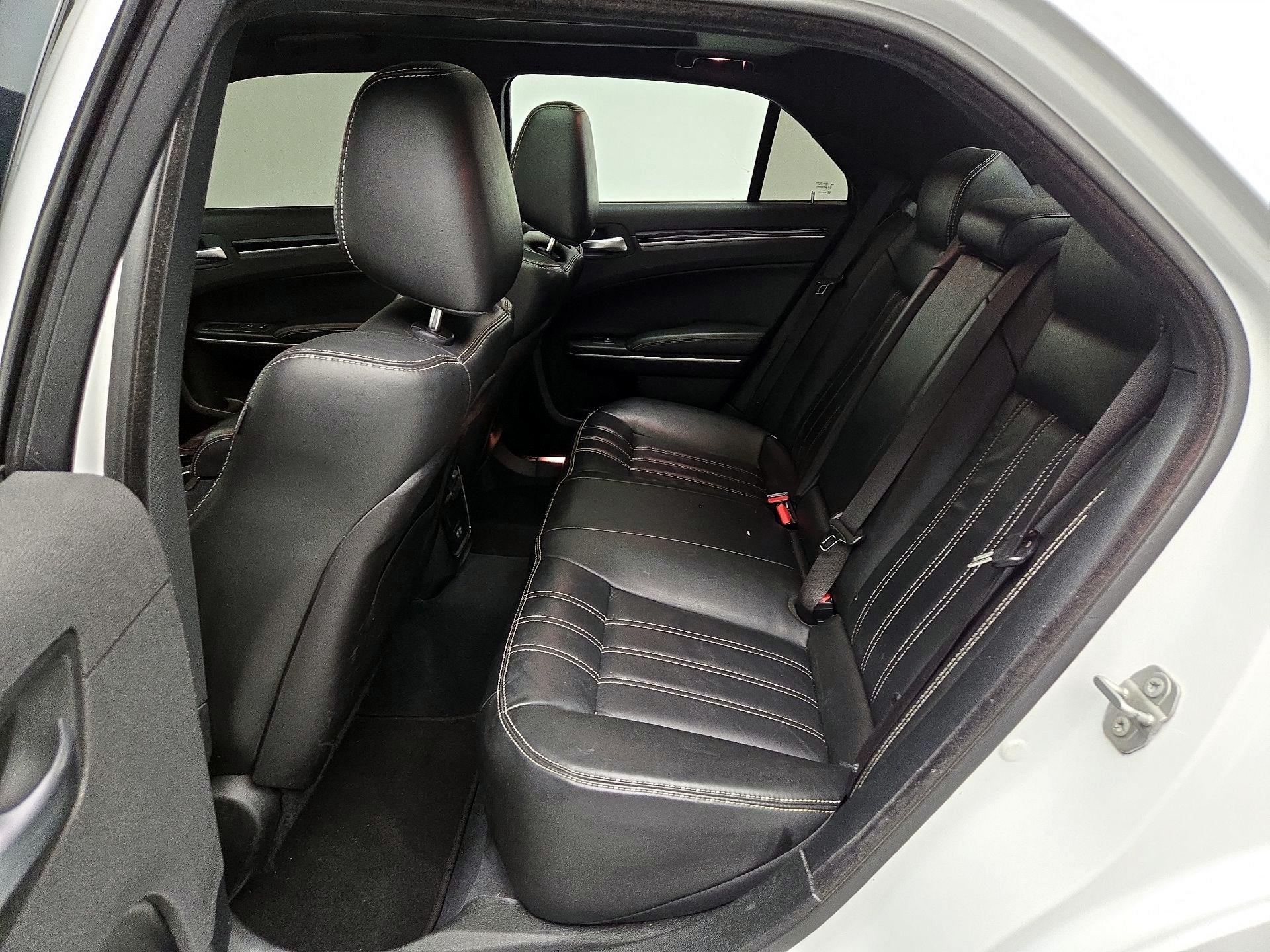 Thumbnail: 2020 Chrysler 300 - 20