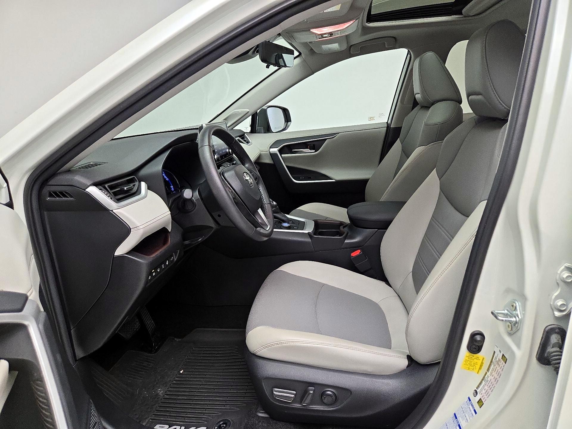 Thumbnail: 2021 Toyota RAV4 - 11