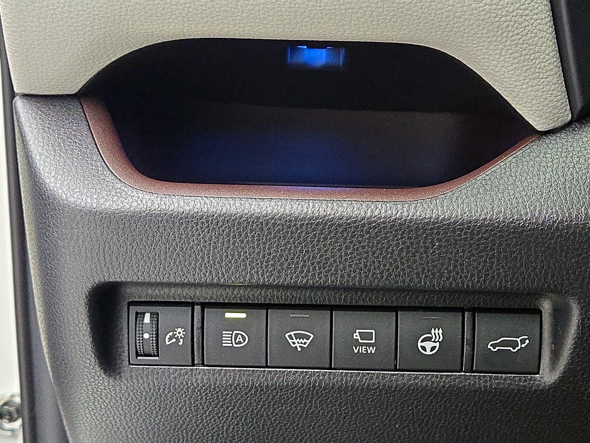 Thumbnail: 2021 Toyota RAV4 - 13