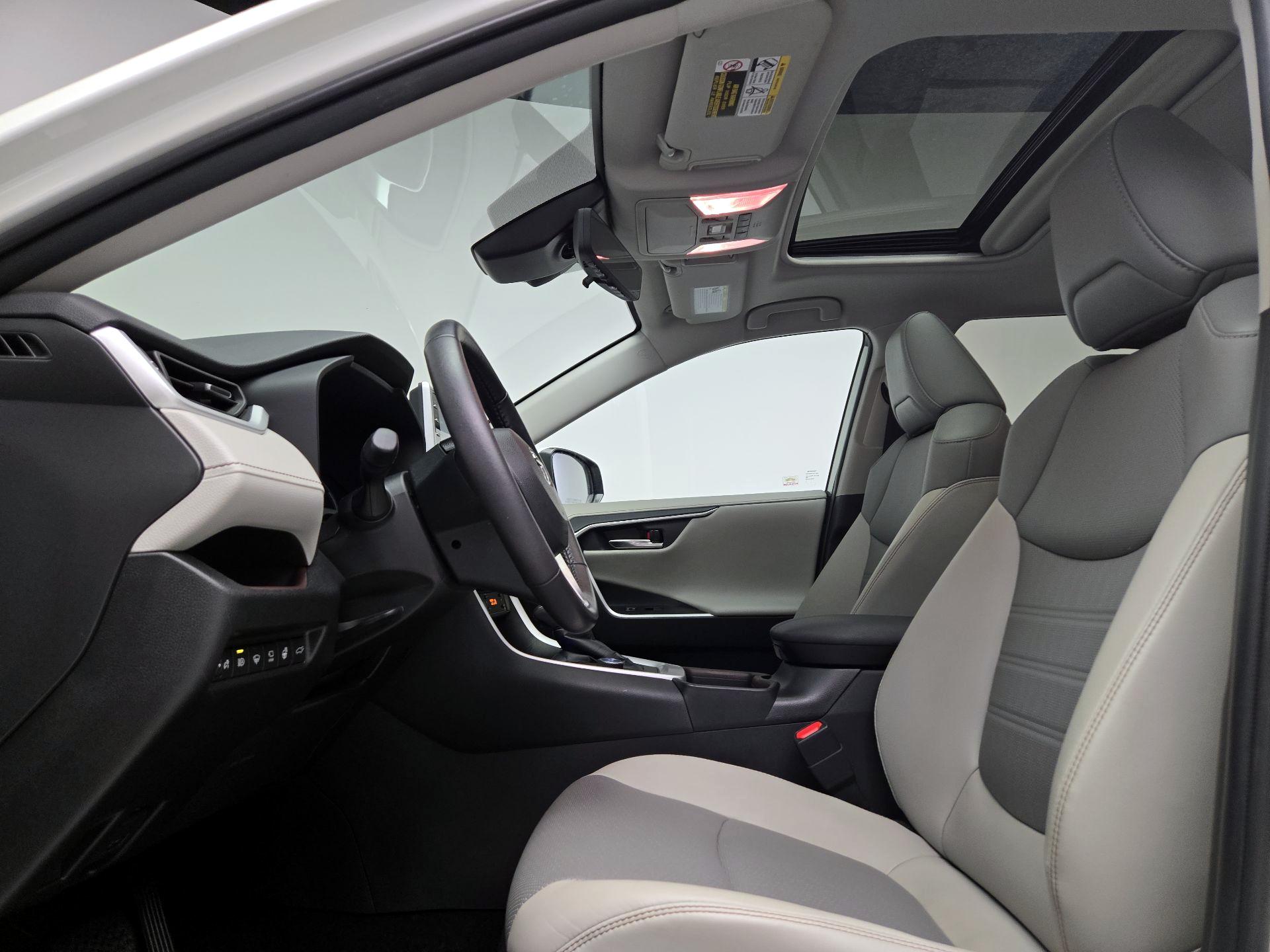 Thumbnail: 2021 Toyota RAV4 - 20