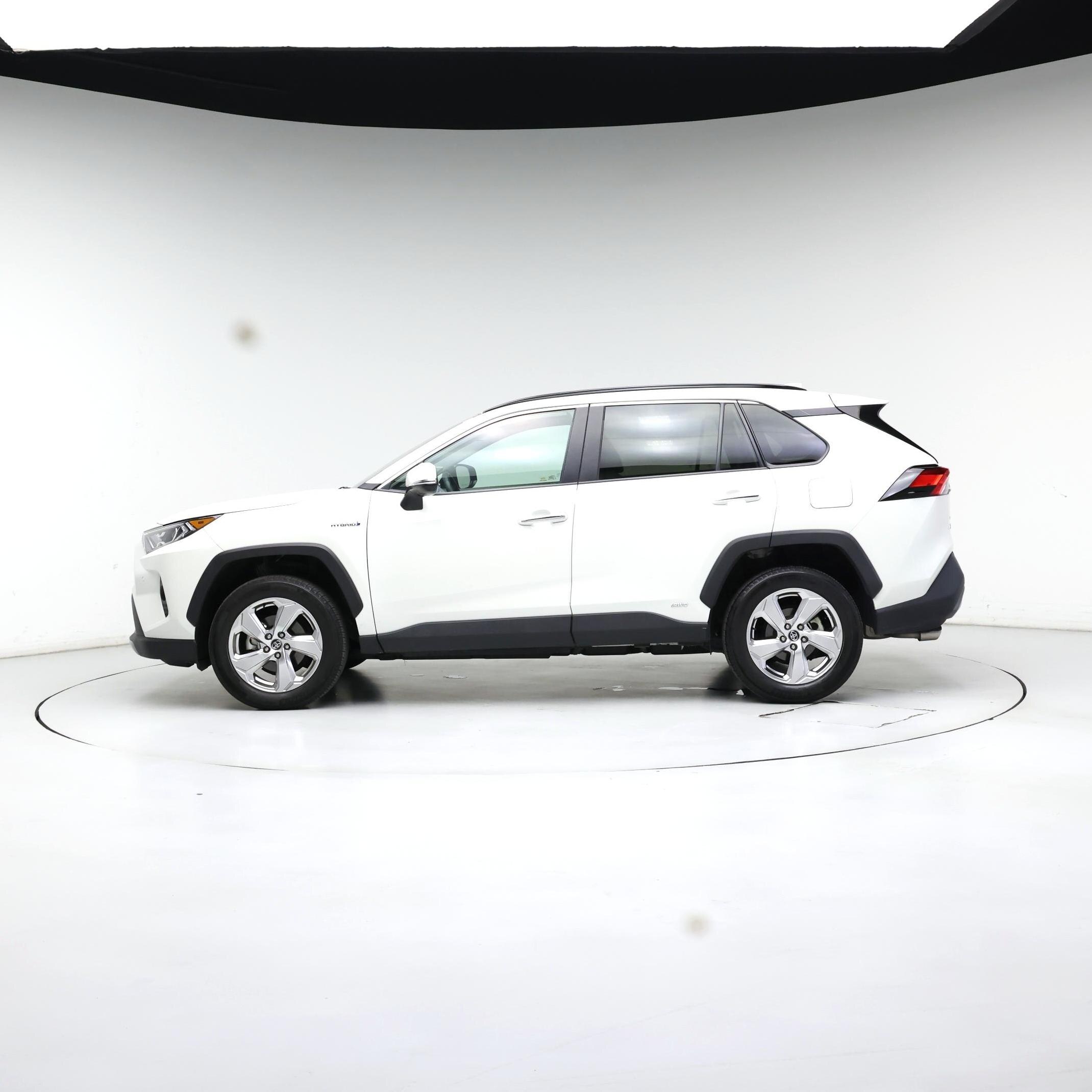 Thumbnail: 2021 Toyota RAV4 - 3
