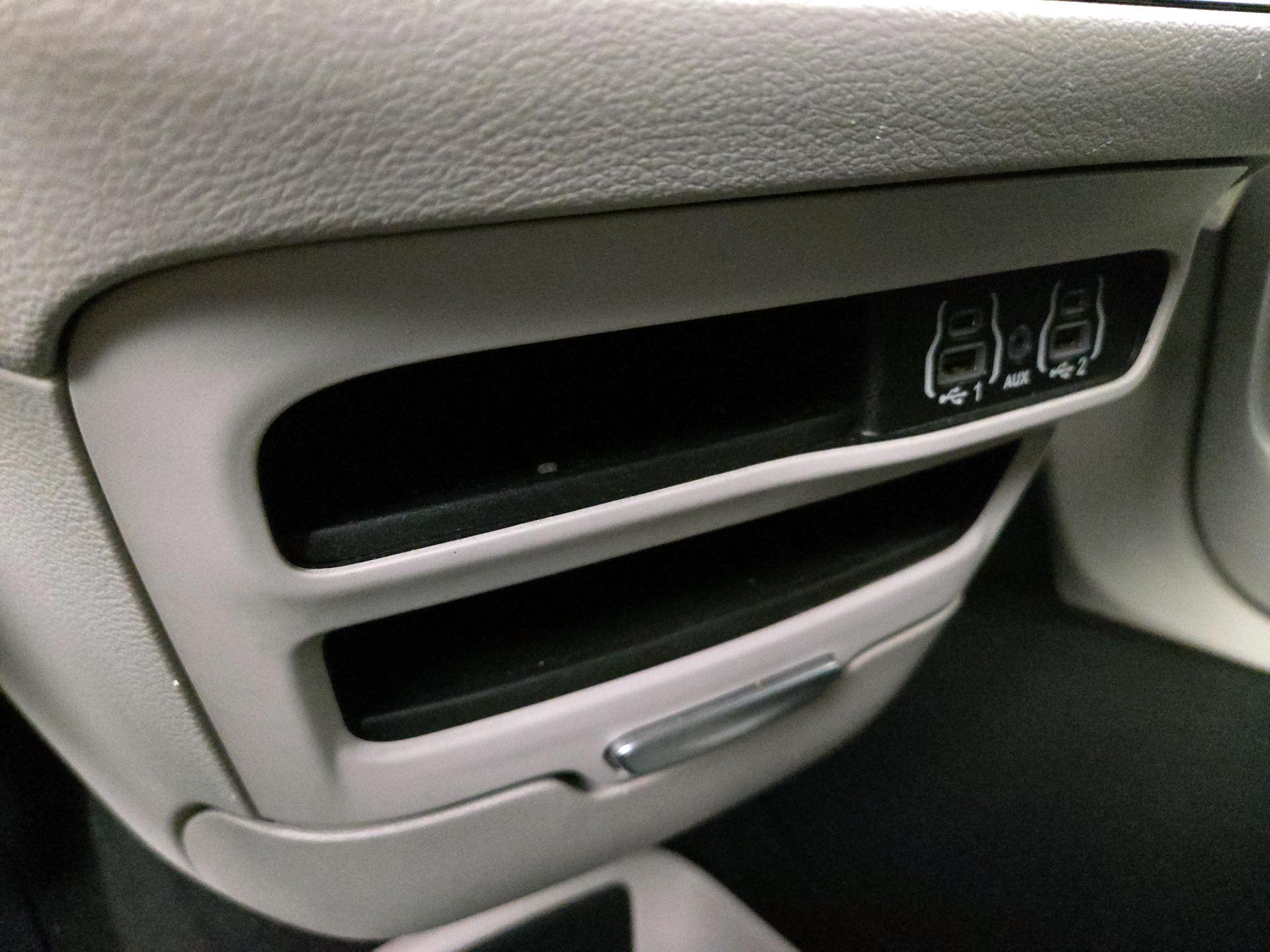 Thumbnail: 2022 Chrysler Voyager - 18