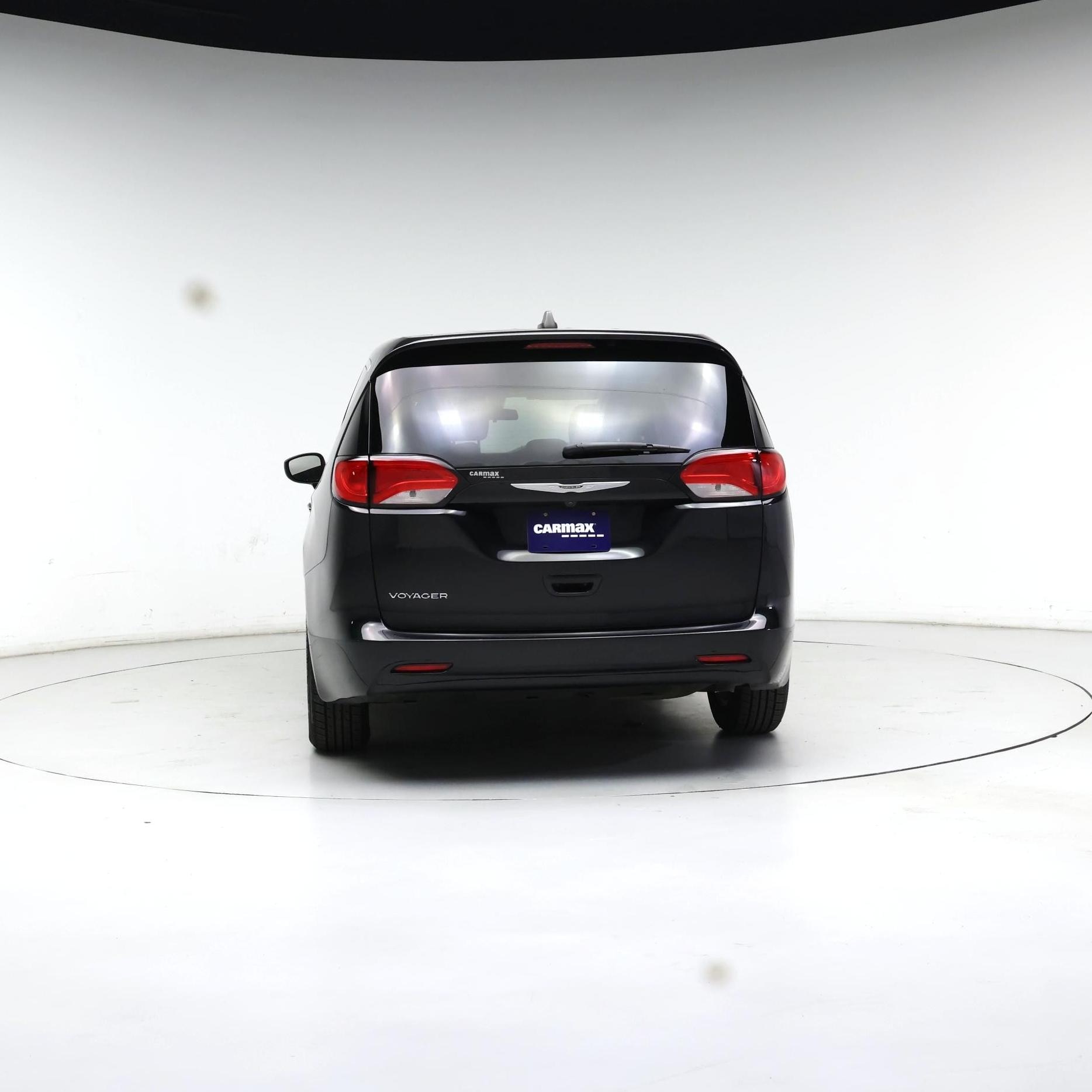 Thumbnail: 2022 Chrysler Voyager - 6