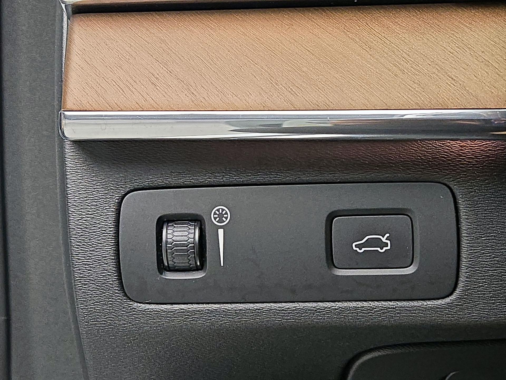 Thumbnail: 2018 Volvo XC90 - 13