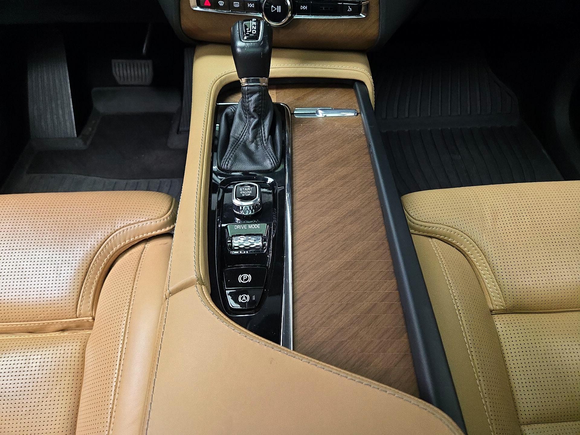 Thumbnail: 2018 Volvo XC90 - 18