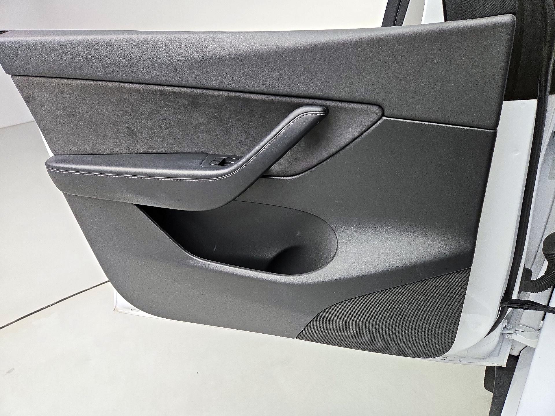 Thumbnail: 2021 Tesla Model Y - 12