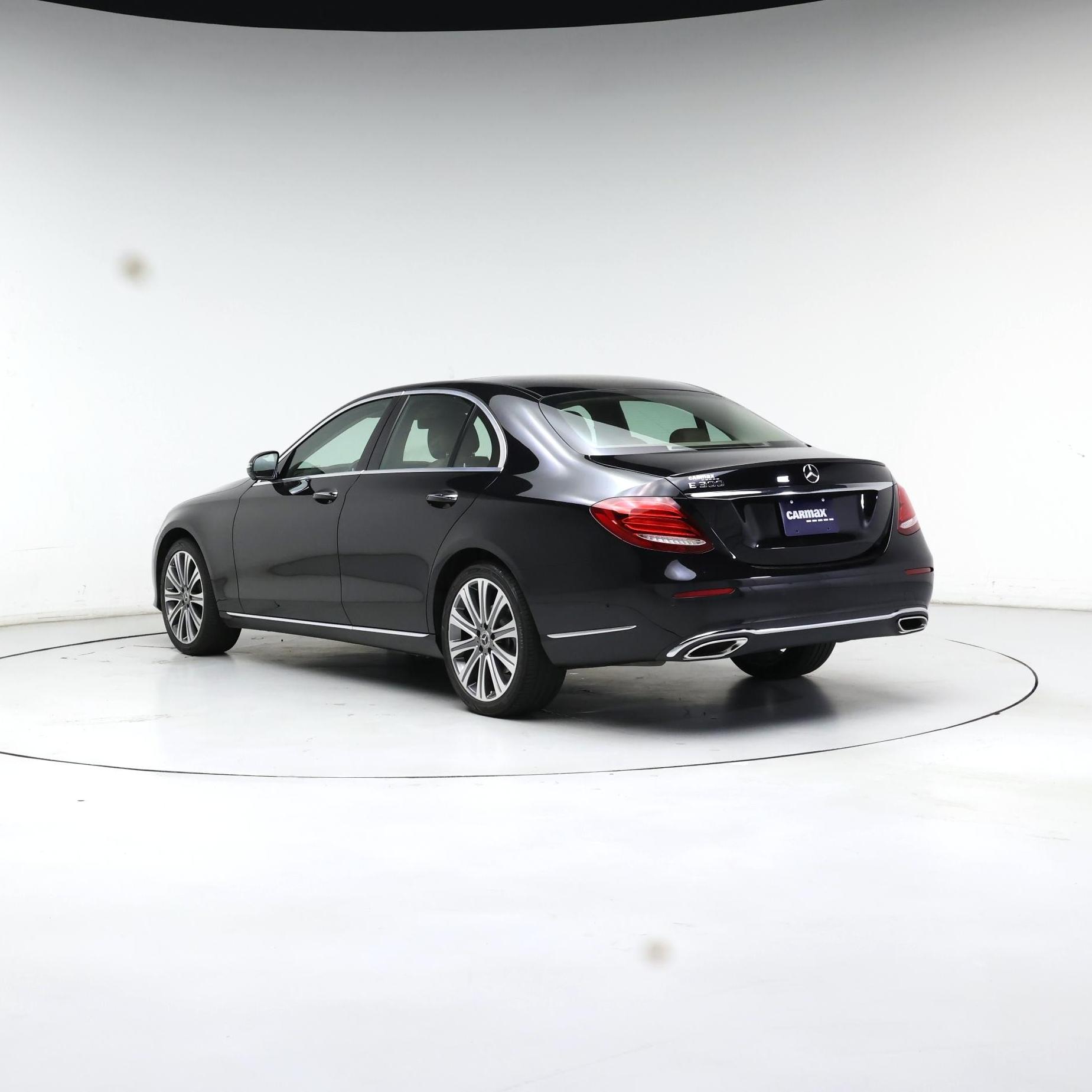 Thumbnail: 2019 Mercedes-Benz E-Class - 2