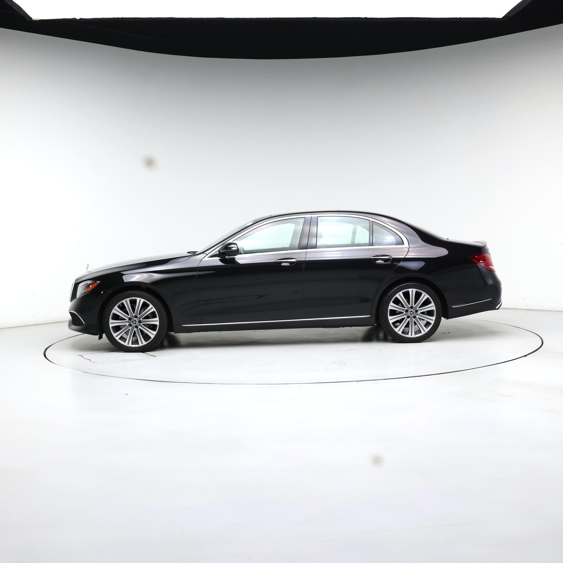 Thumbnail: 2019 Mercedes-Benz E-Class - 3