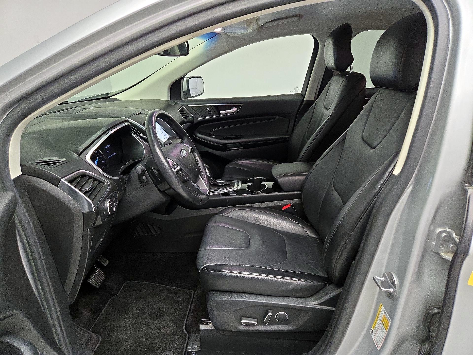 Thumbnail: 2017 Ford Edge - 11