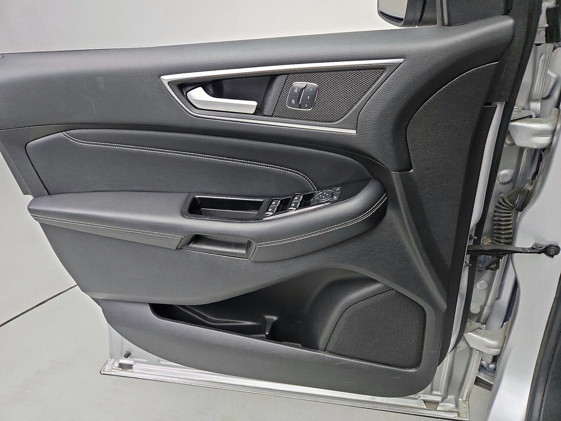 Thumbnail: 2017 Ford Edge - 12