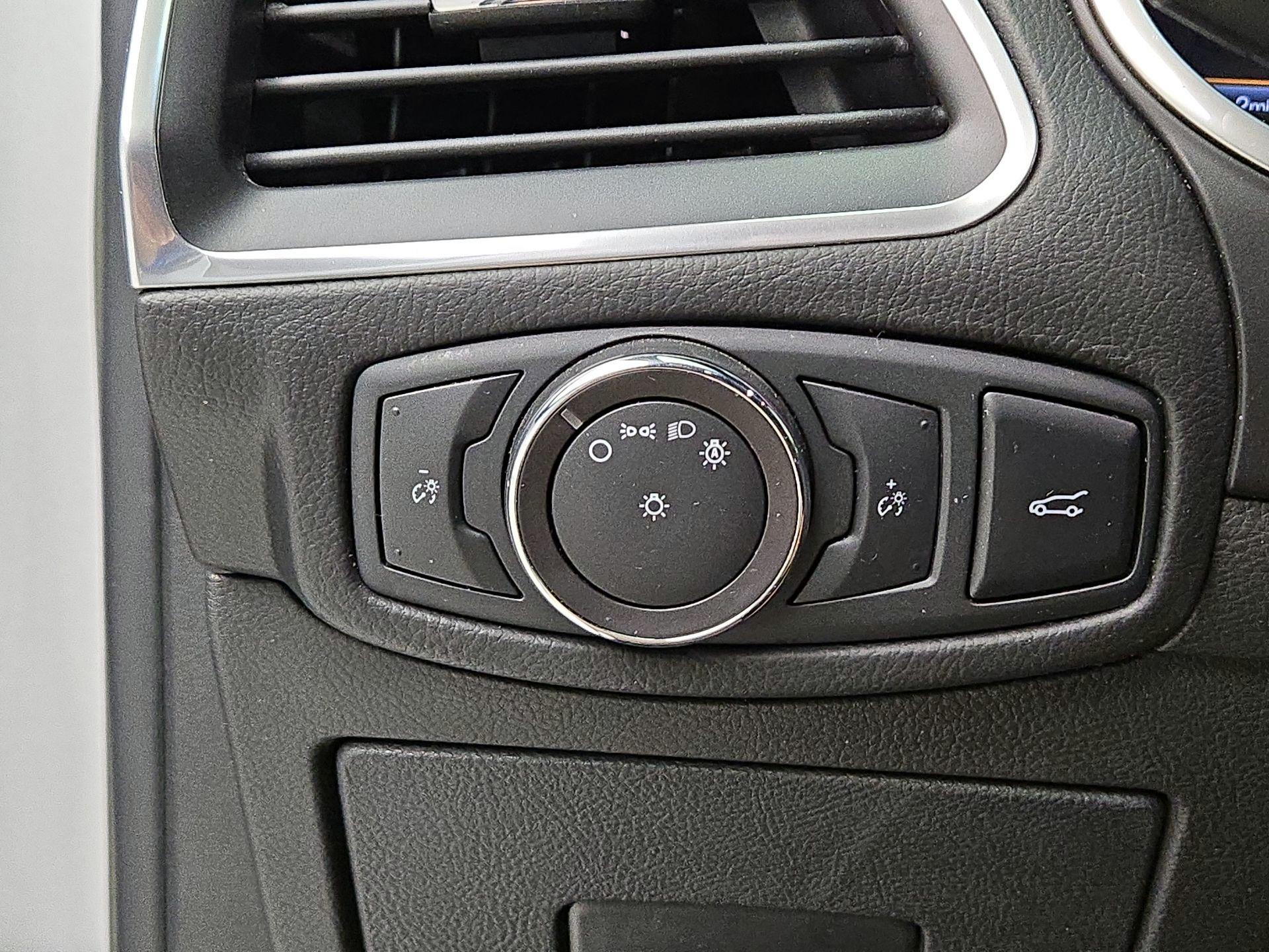 Thumbnail: 2017 Ford Edge - 13