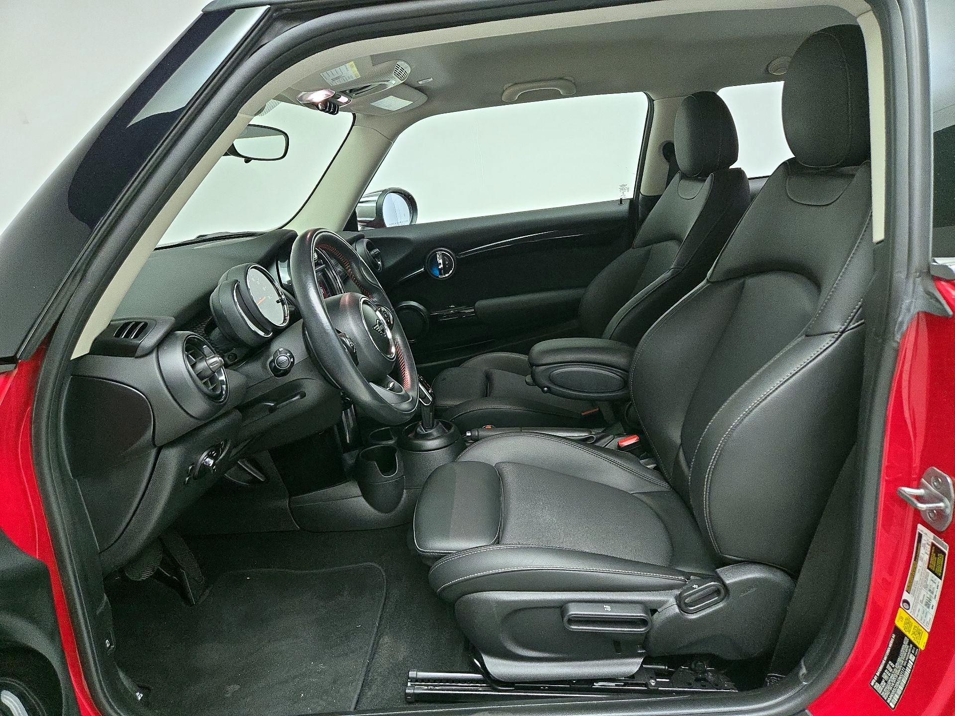 Thumbnail: 2021 MINI Cooper Hardtop - 11