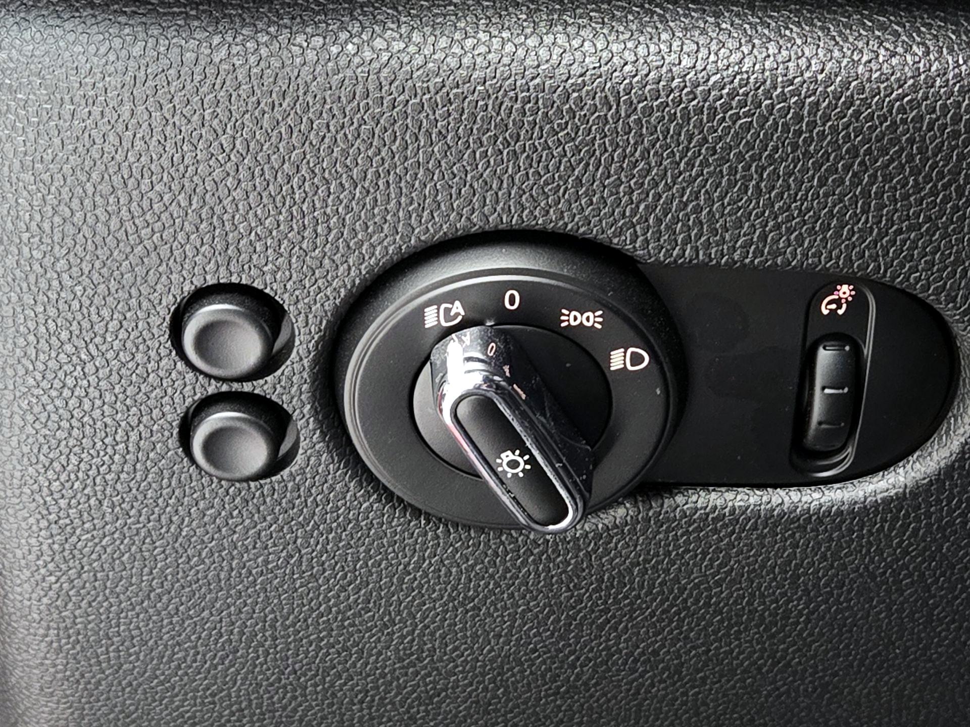 Thumbnail: 2021 MINI Cooper Hardtop - 13