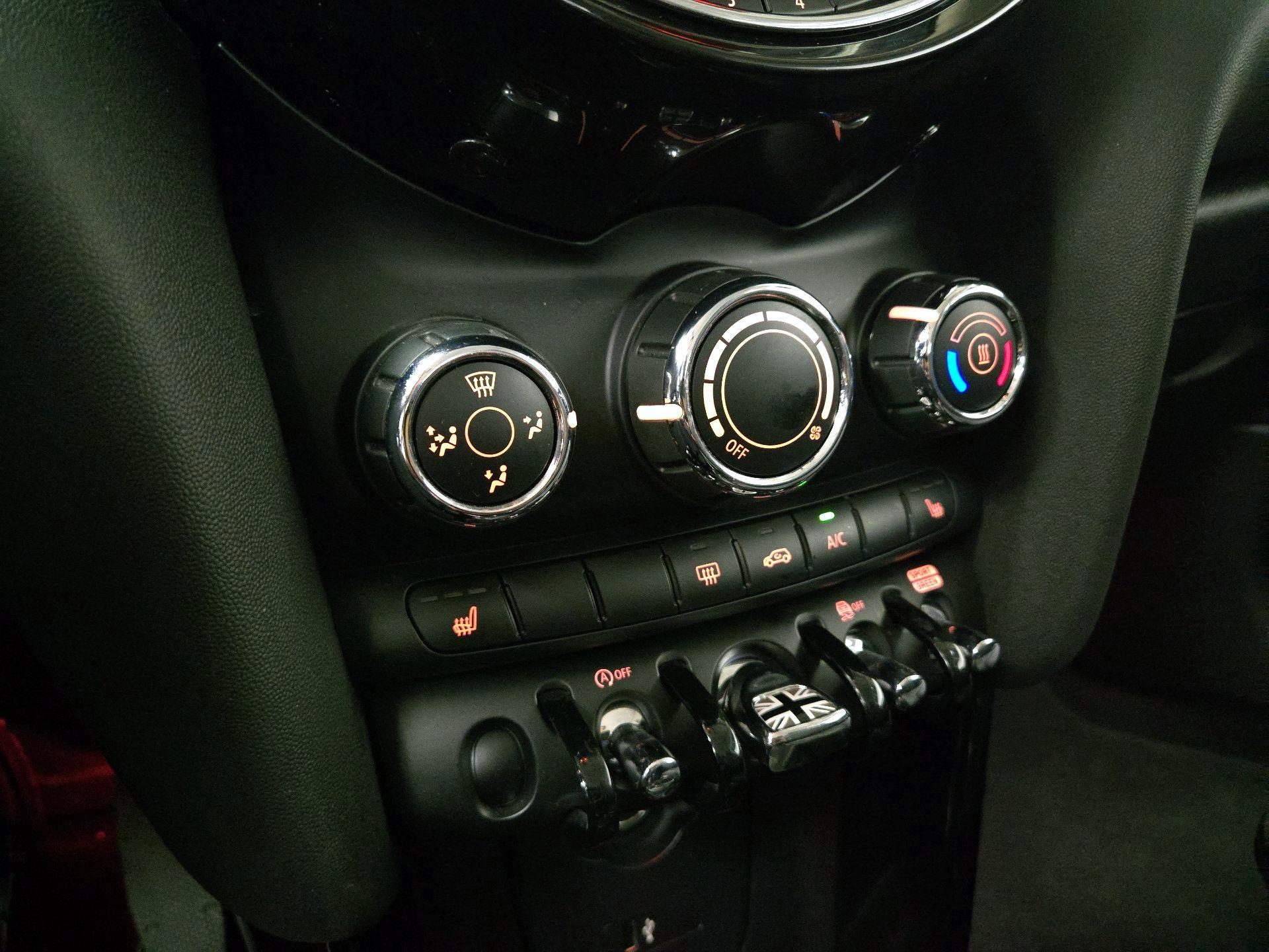 Thumbnail: 2021 MINI Cooper Hardtop - 16