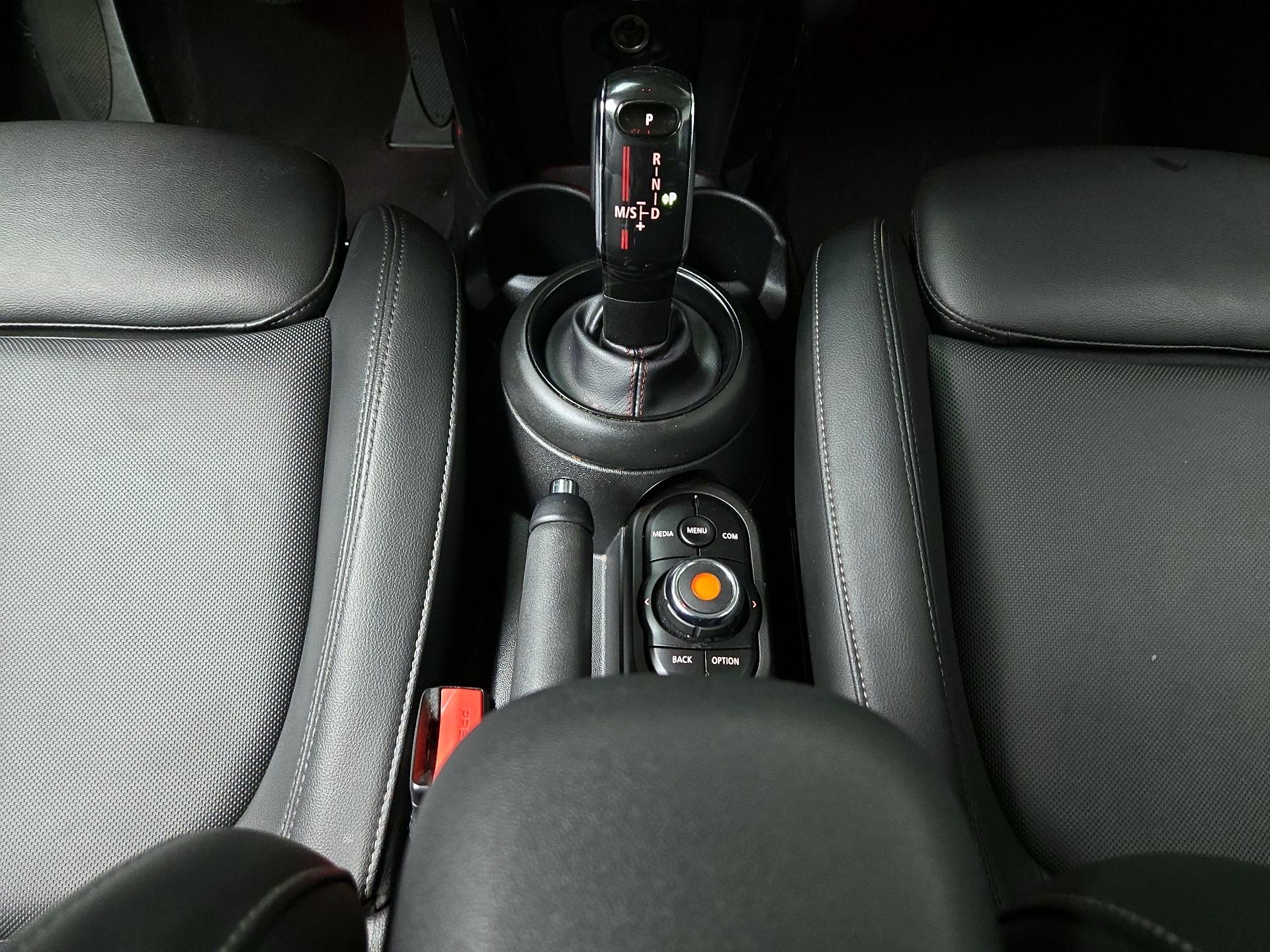 Thumbnail: 2021 MINI Cooper Hardtop - 17