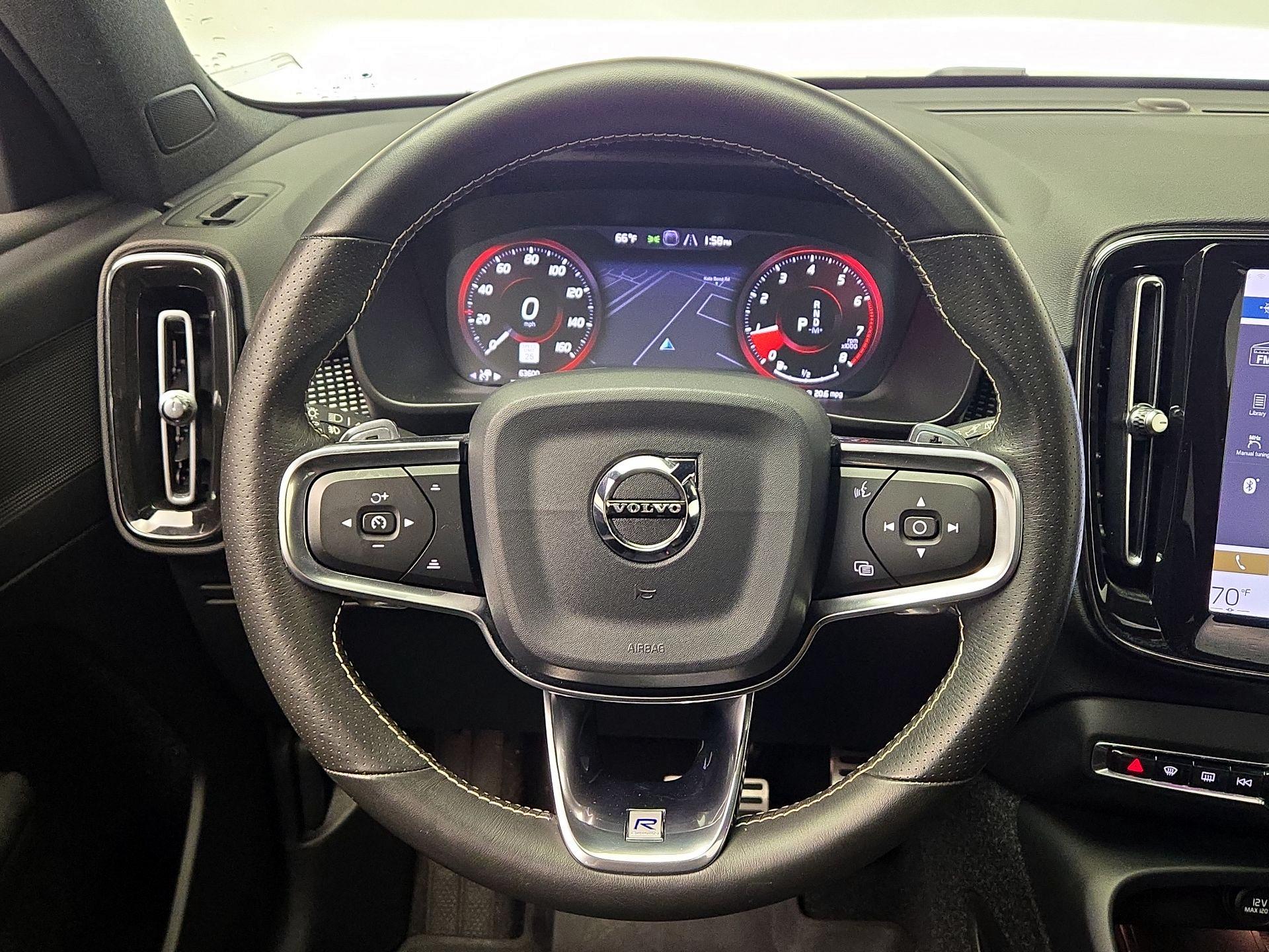 Thumbnail: 2020 Volvo XC40 - 10