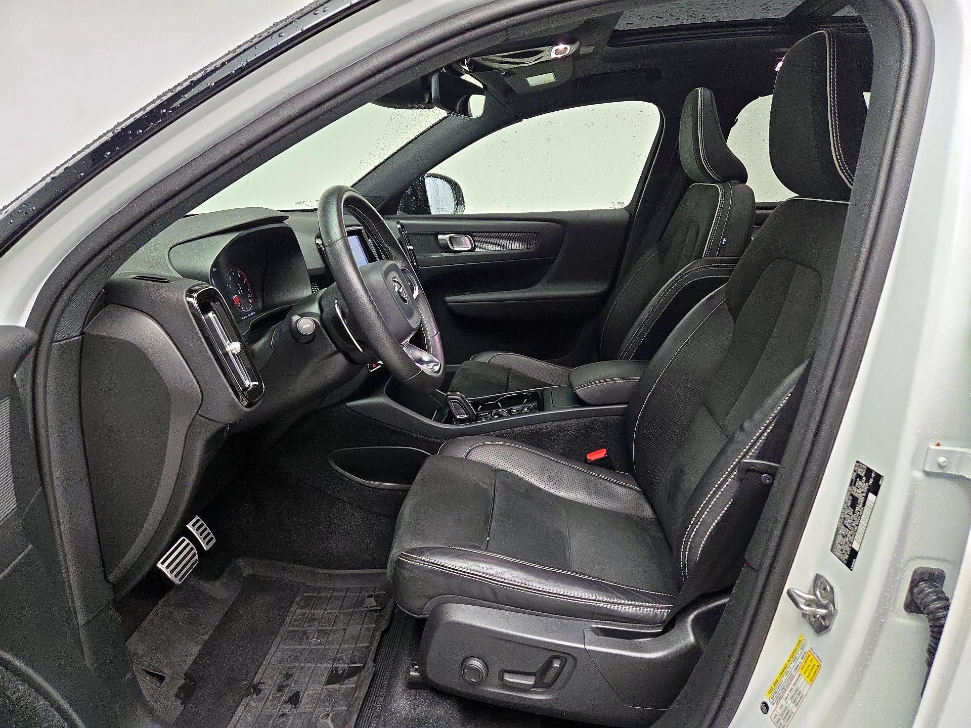 Thumbnail: 2020 Volvo XC40 - 11