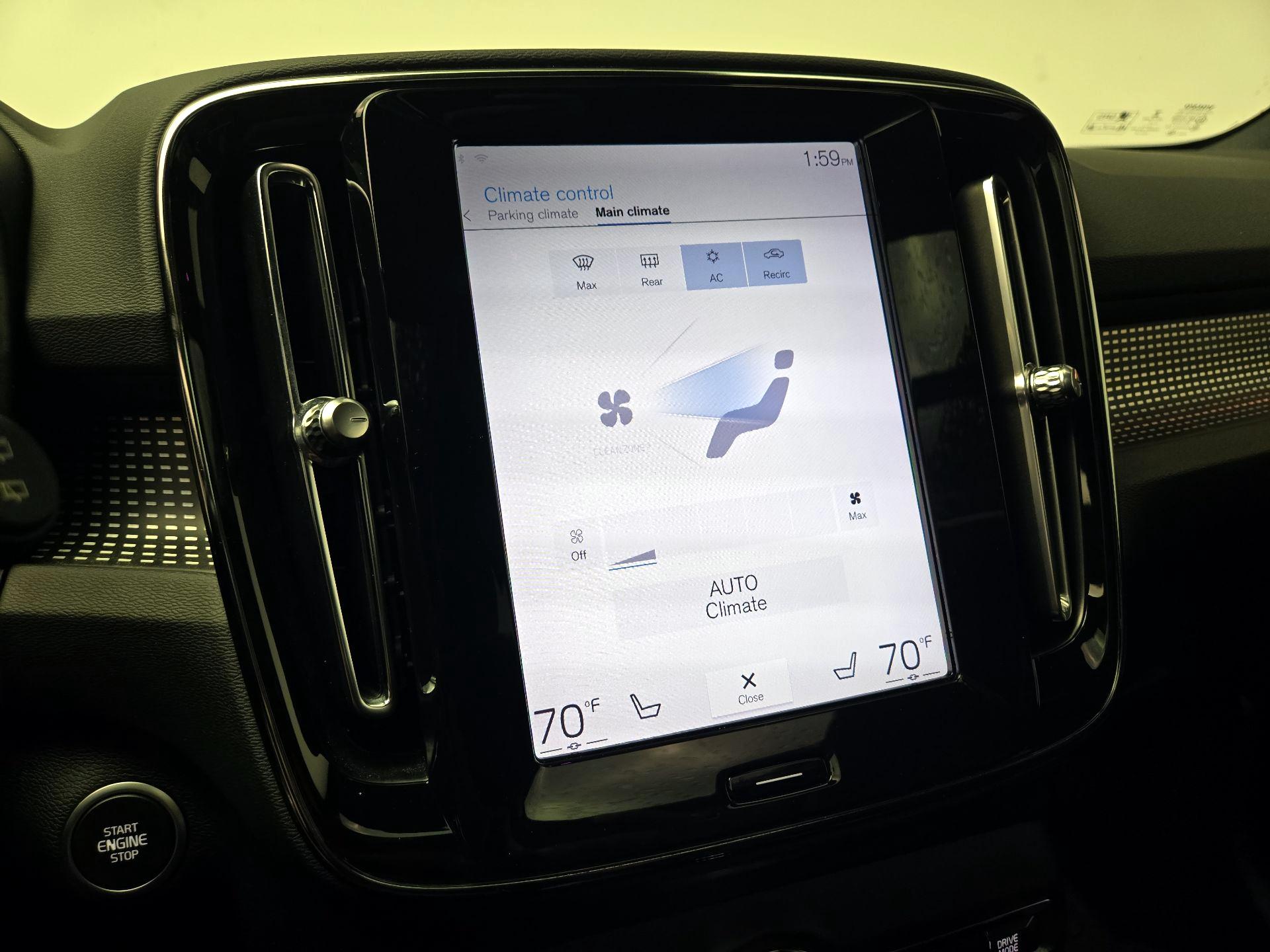 Thumbnail: 2020 Volvo XC40 - 16