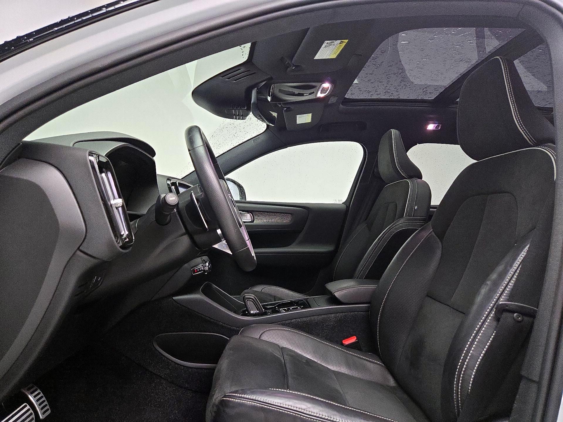 Thumbnail: 2020 Volvo XC40 - 19