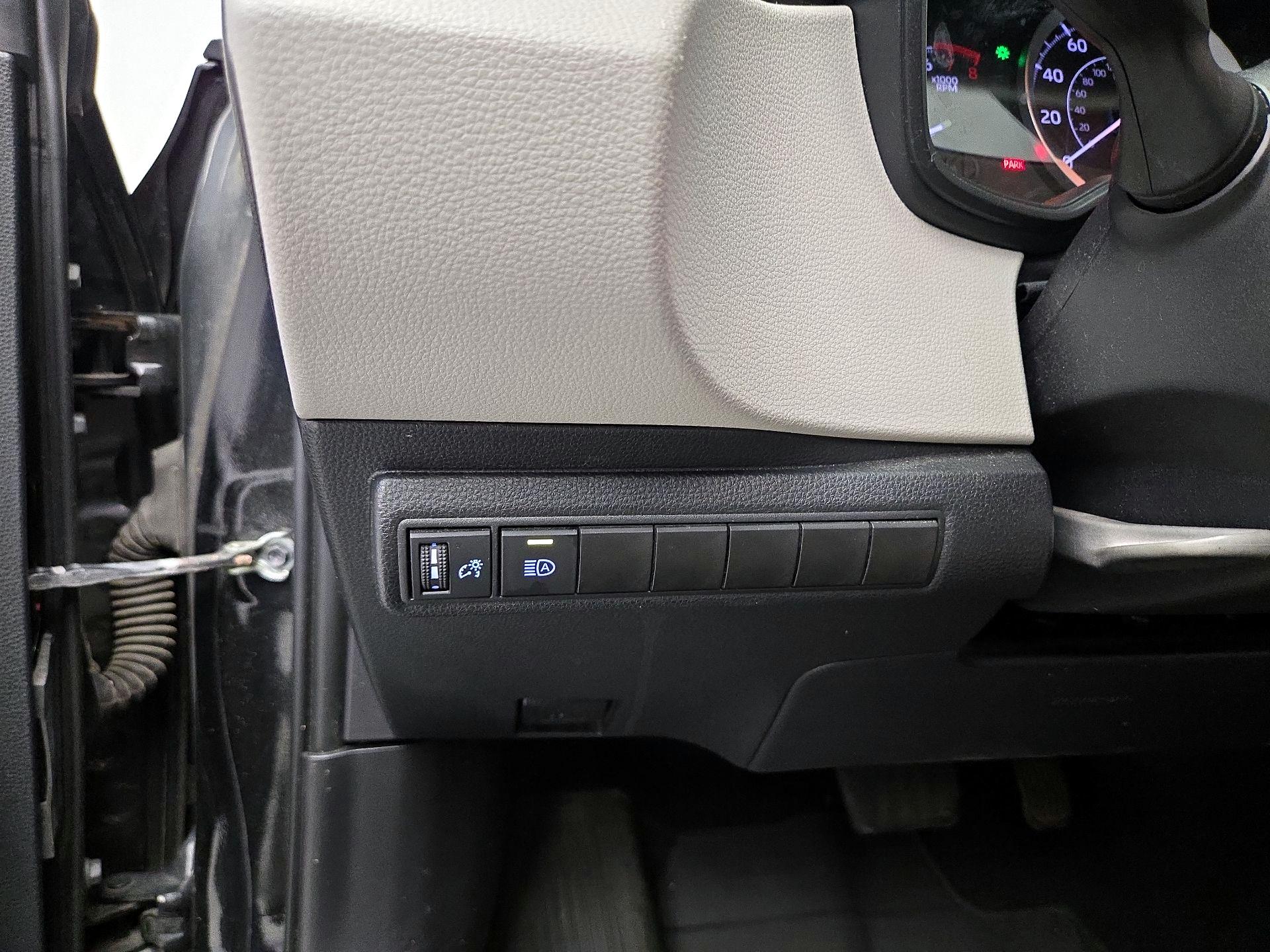 Thumbnail: 2020 Toyota Corolla - 13