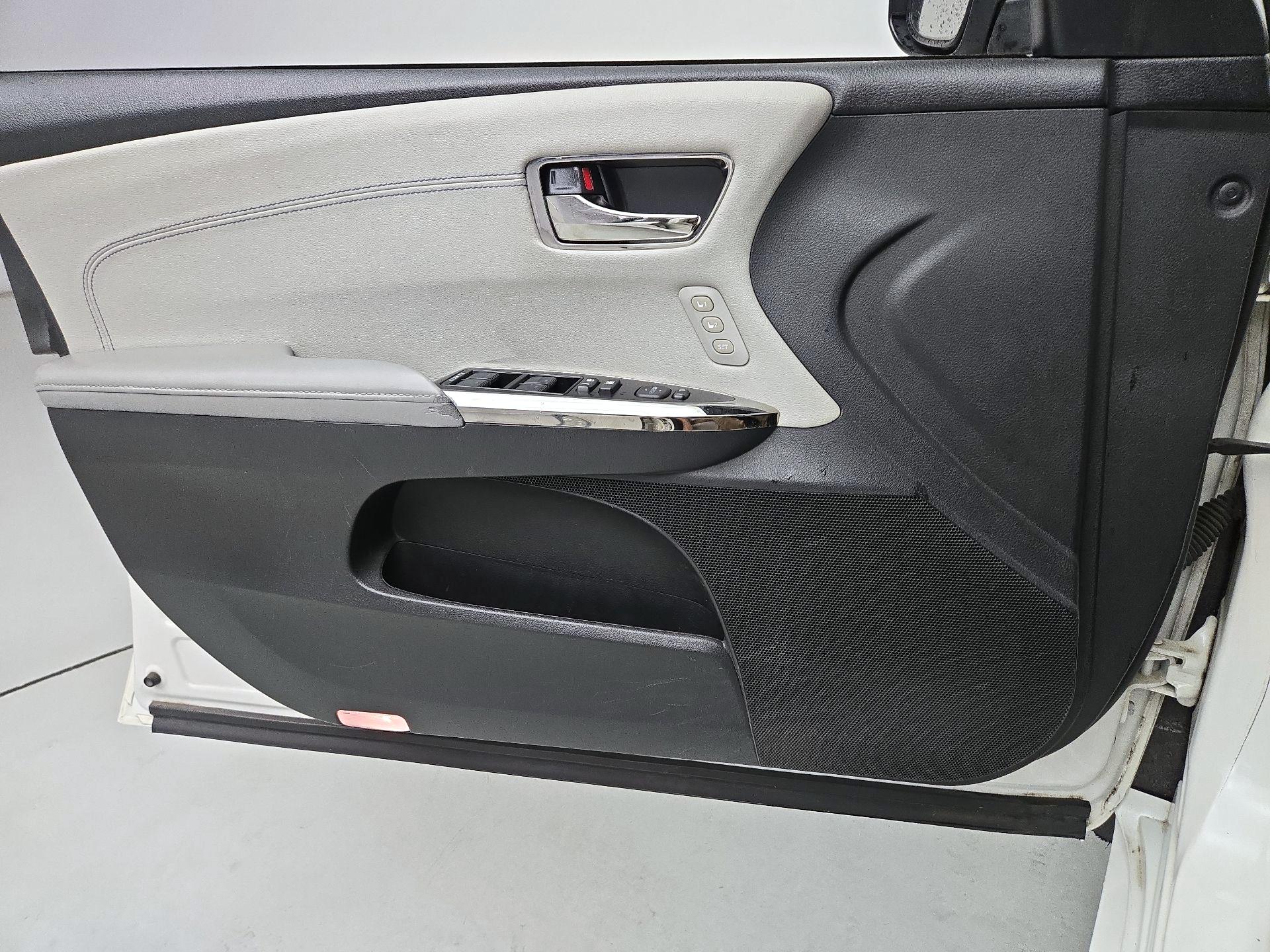 Thumbnail: 2014 Toyota Avalon - 12