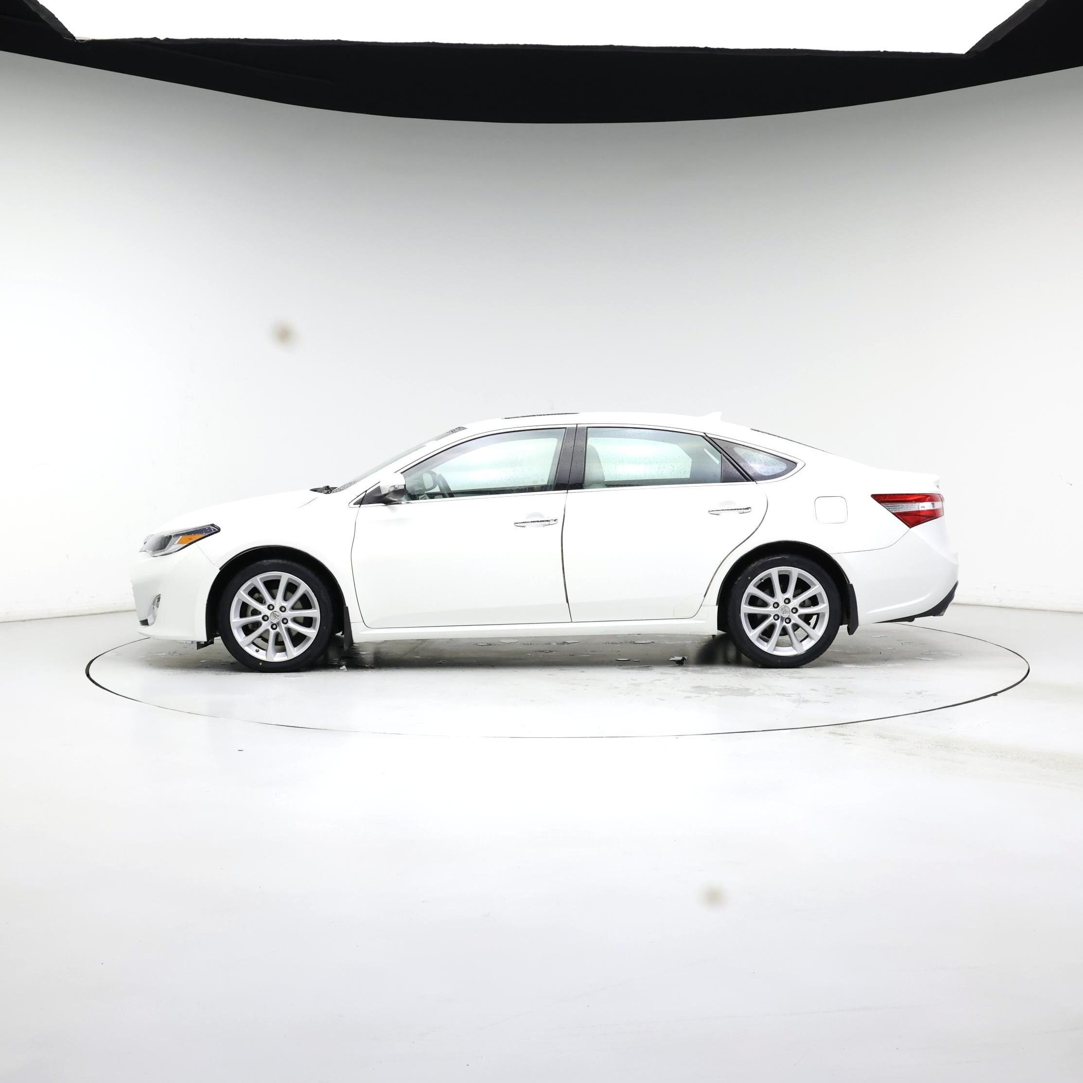 Thumbnail: 2014 Toyota Avalon - 3