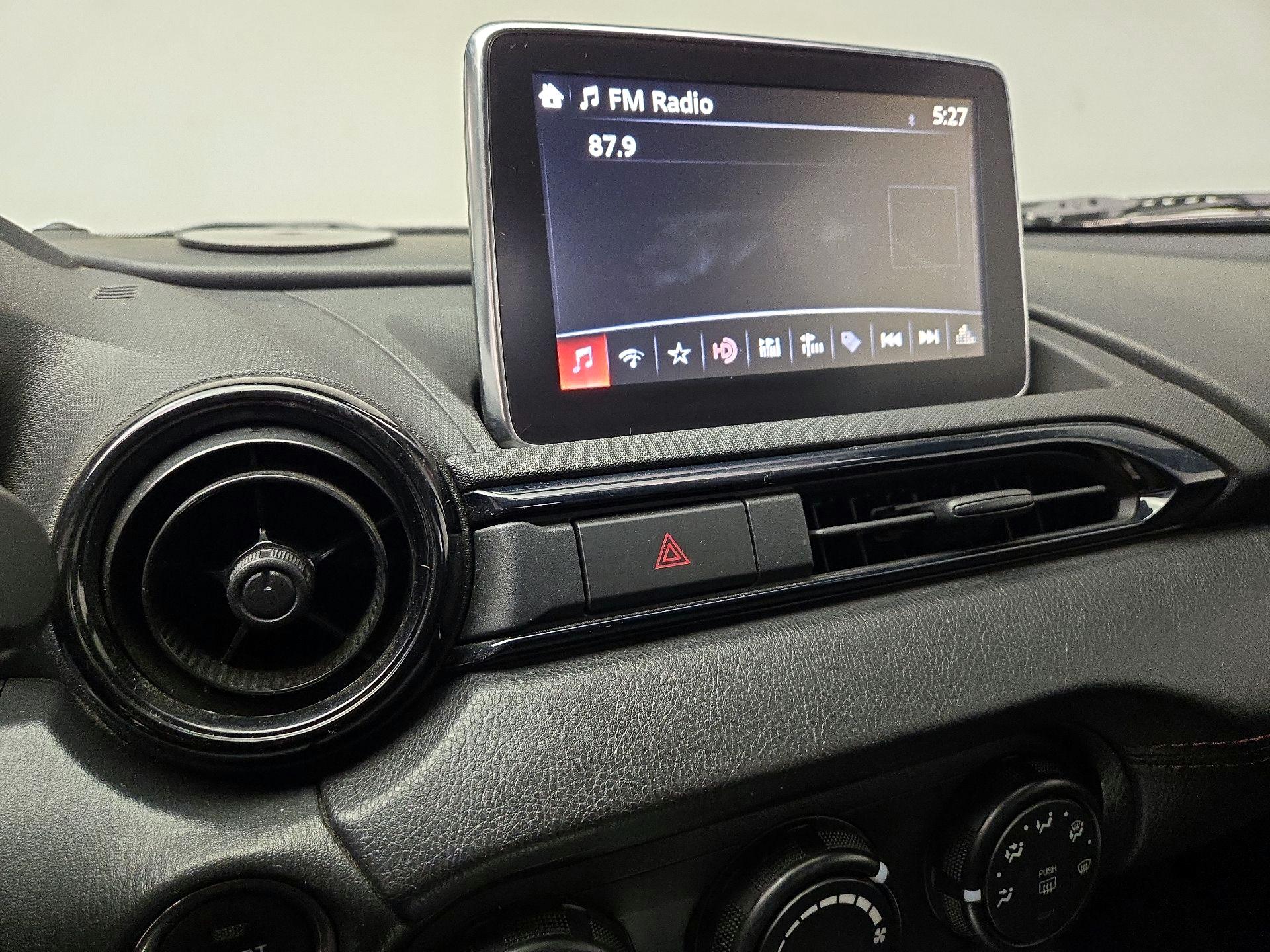 Thumbnail: 2017 Mazda MX-5 Miata - 14