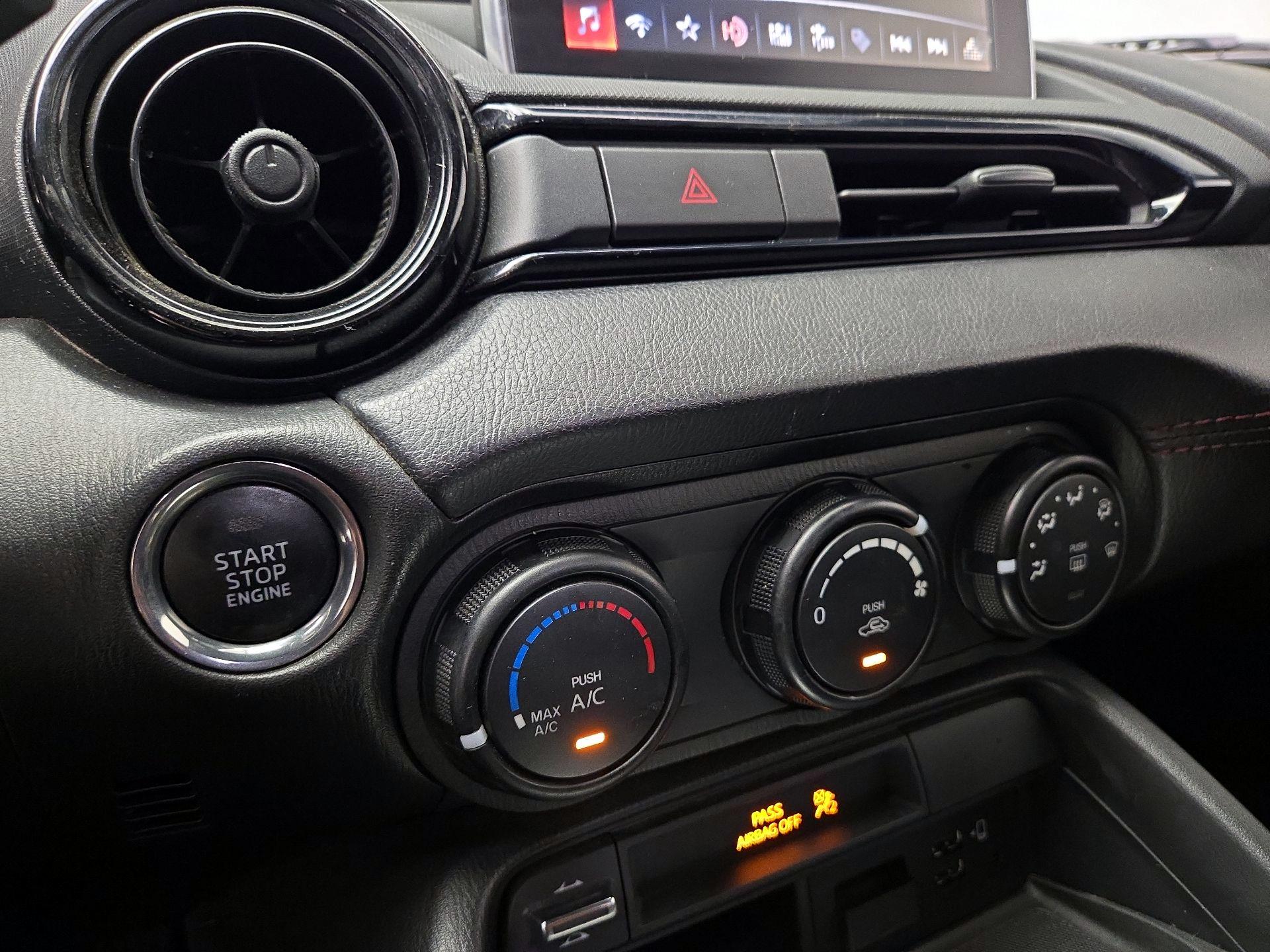 Thumbnail: 2017 Mazda MX-5 Miata - 15