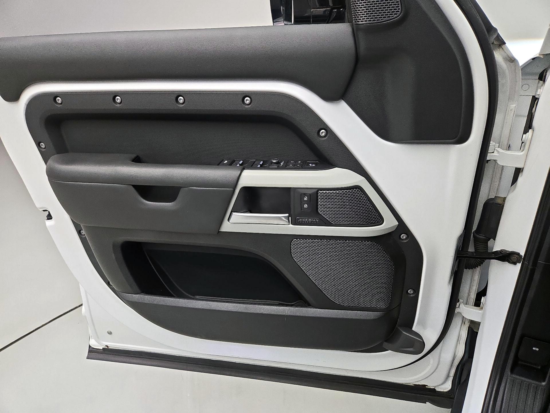 Thumbnail: 2022 Land Rover Defender - 12