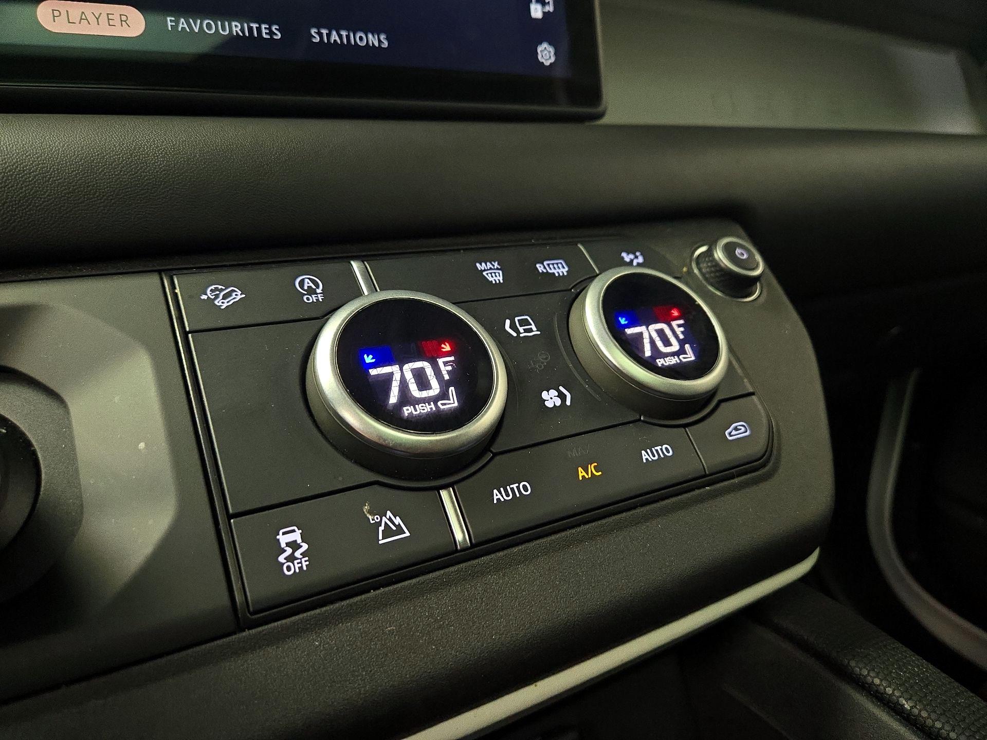 Thumbnail: 2022 Land Rover Defender - 17