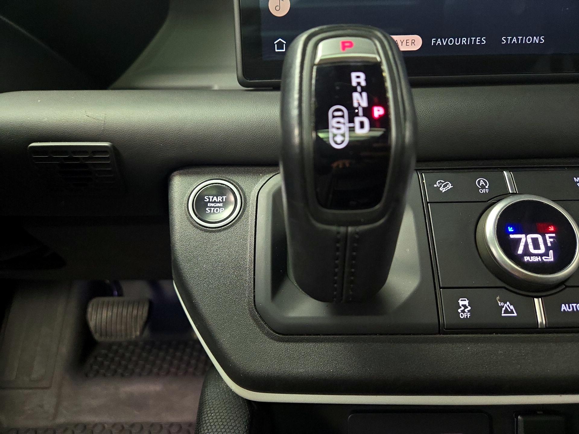 Thumbnail: 2022 Land Rover Defender - 18