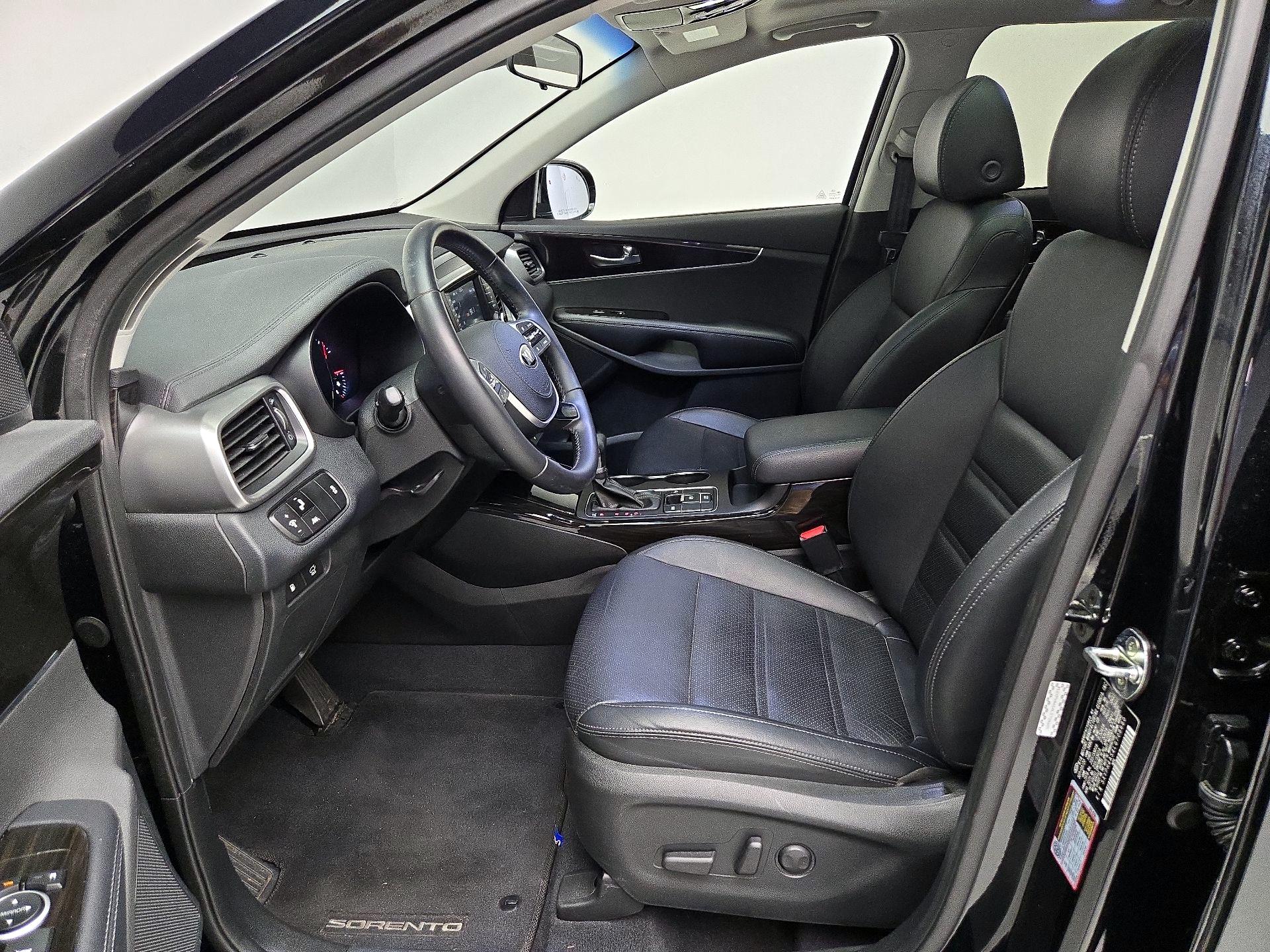 Thumbnail: 2020 Kia Sorento - 11