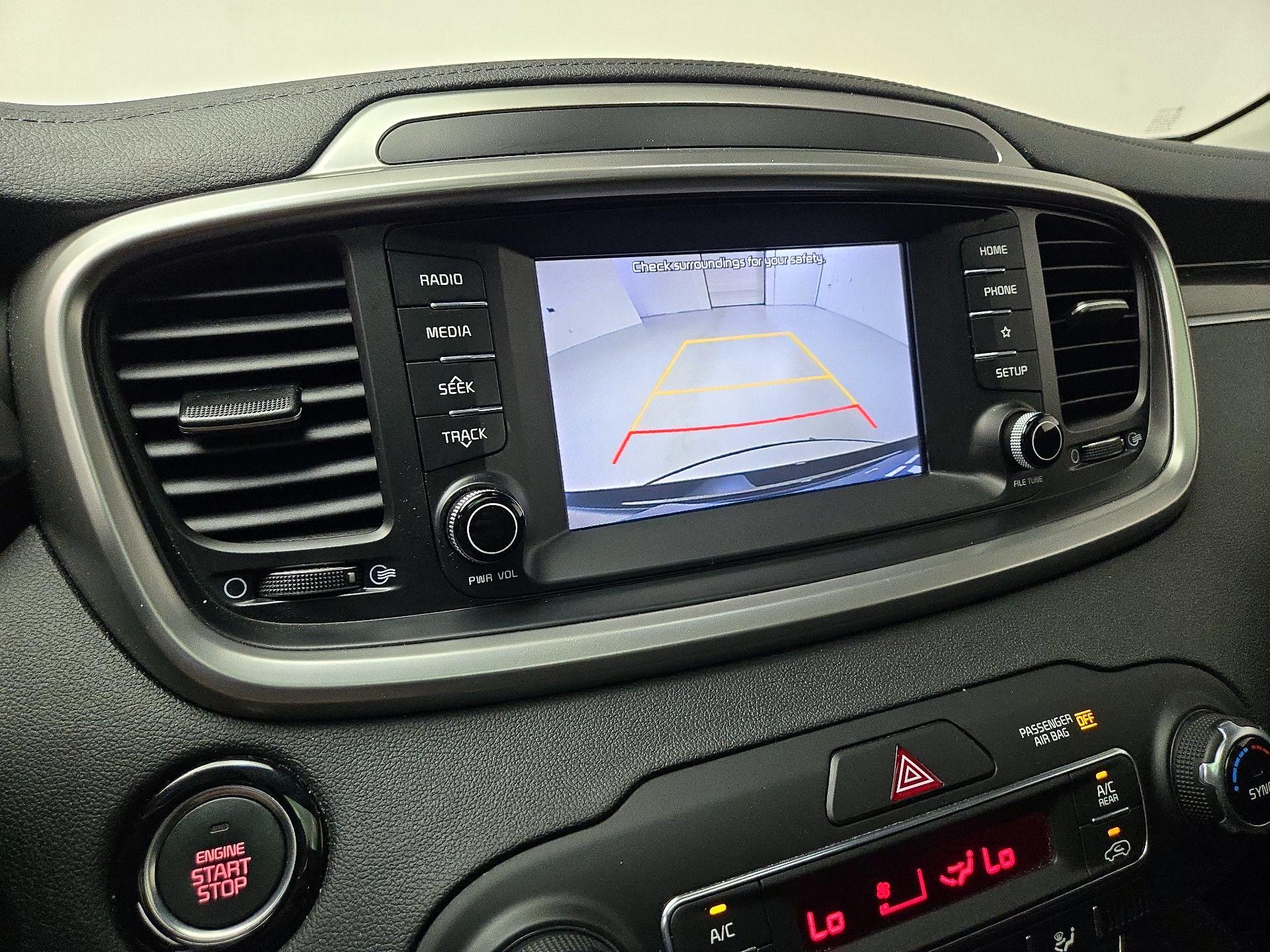 Thumbnail: 2020 Kia Sorento - 14