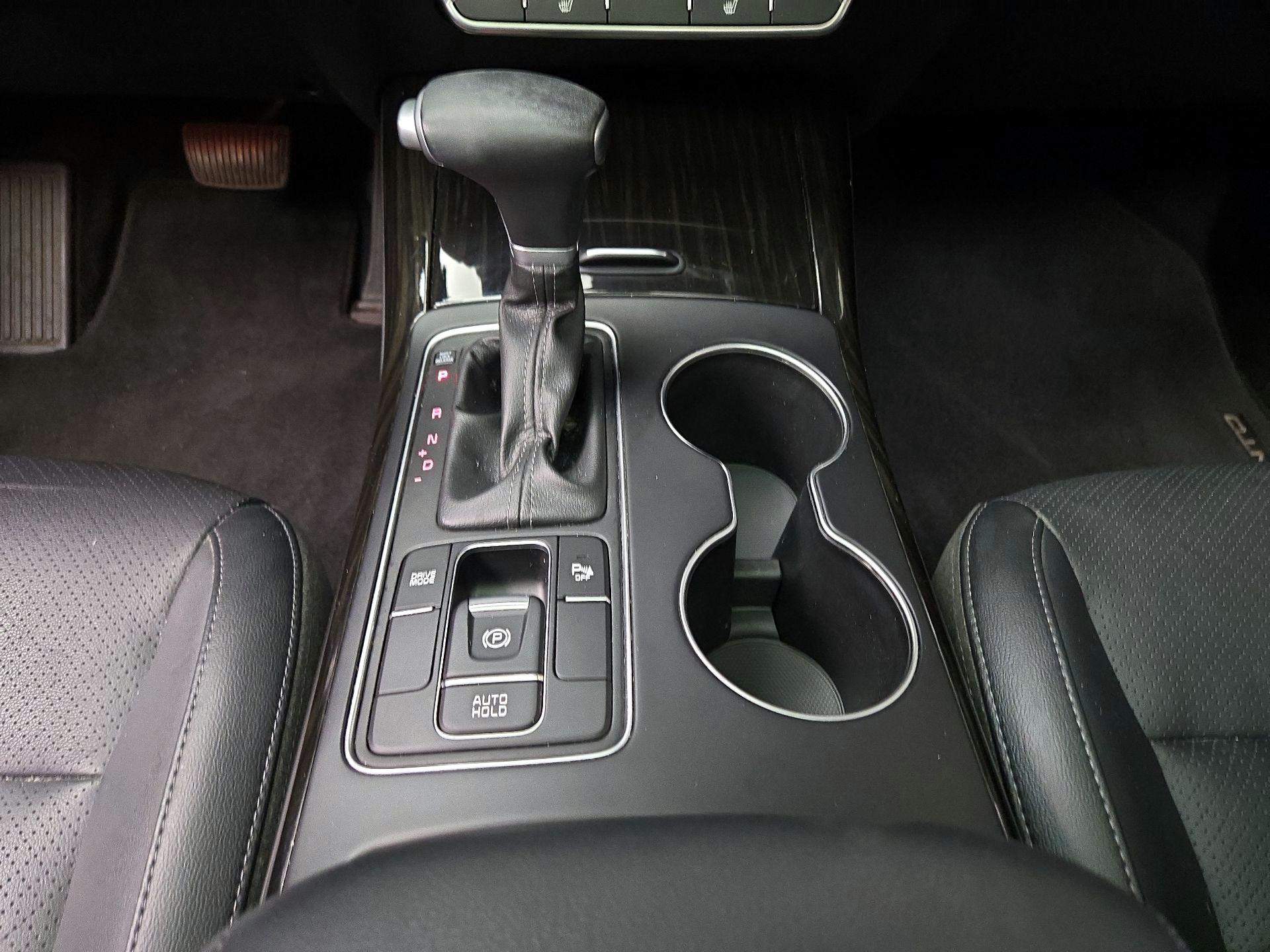 Thumbnail: 2020 Kia Sorento - 17