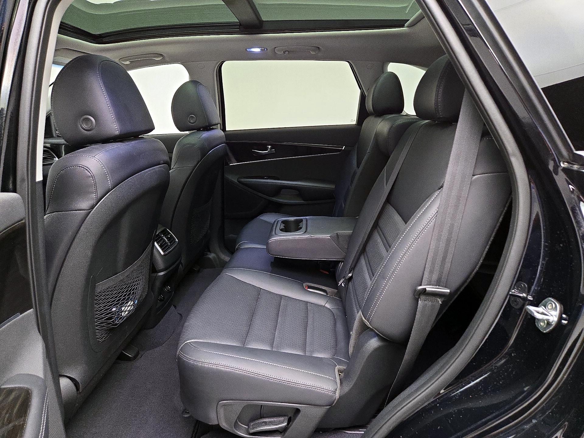 Thumbnail: 2020 Kia Sorento - 20