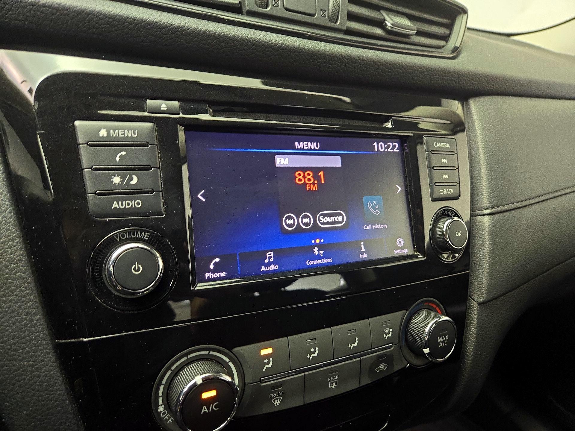 Thumbnail: 2018 Nissan Rogue - 15