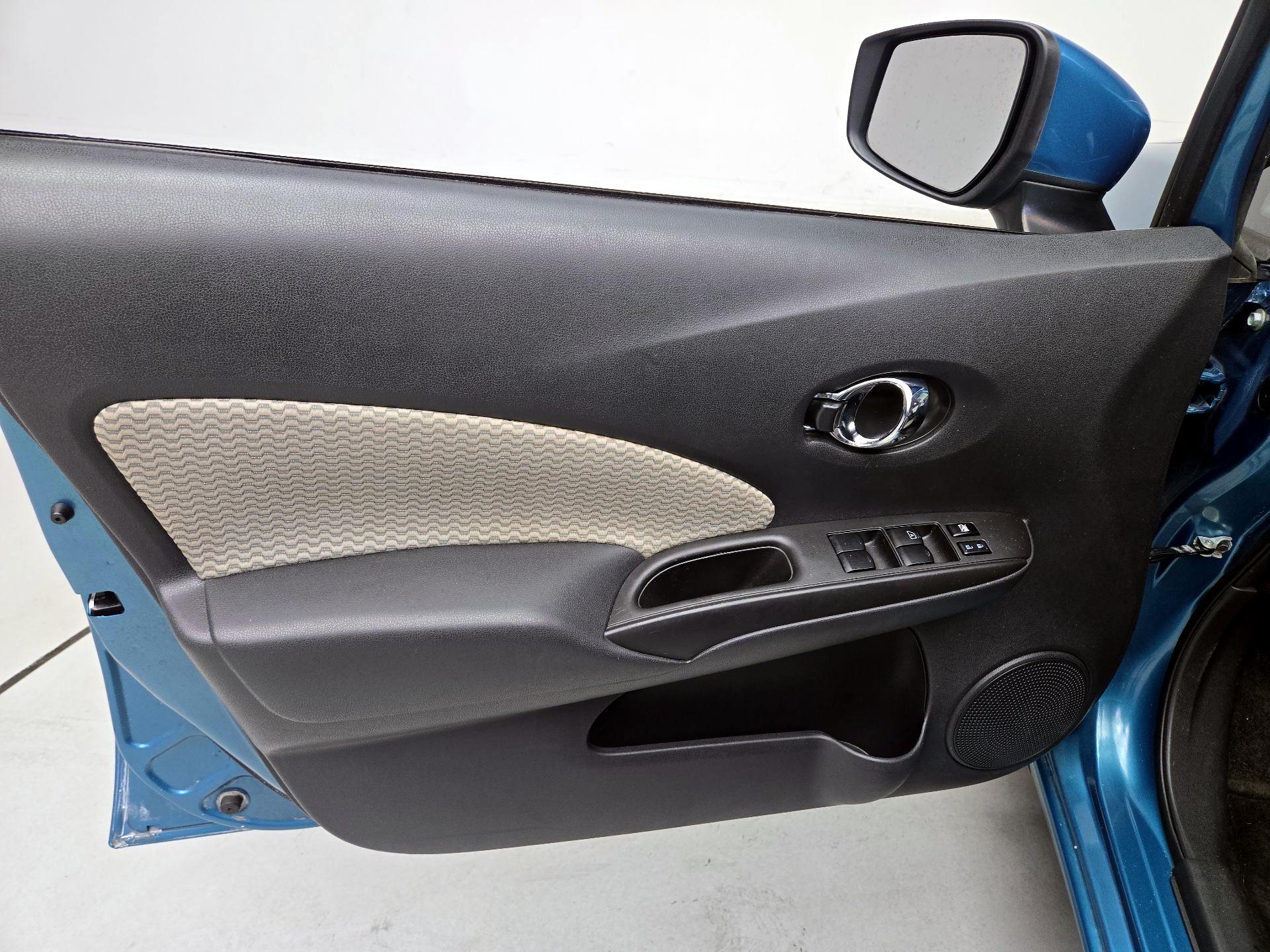 Thumbnail: 2016 Nissan Versa Note - 12