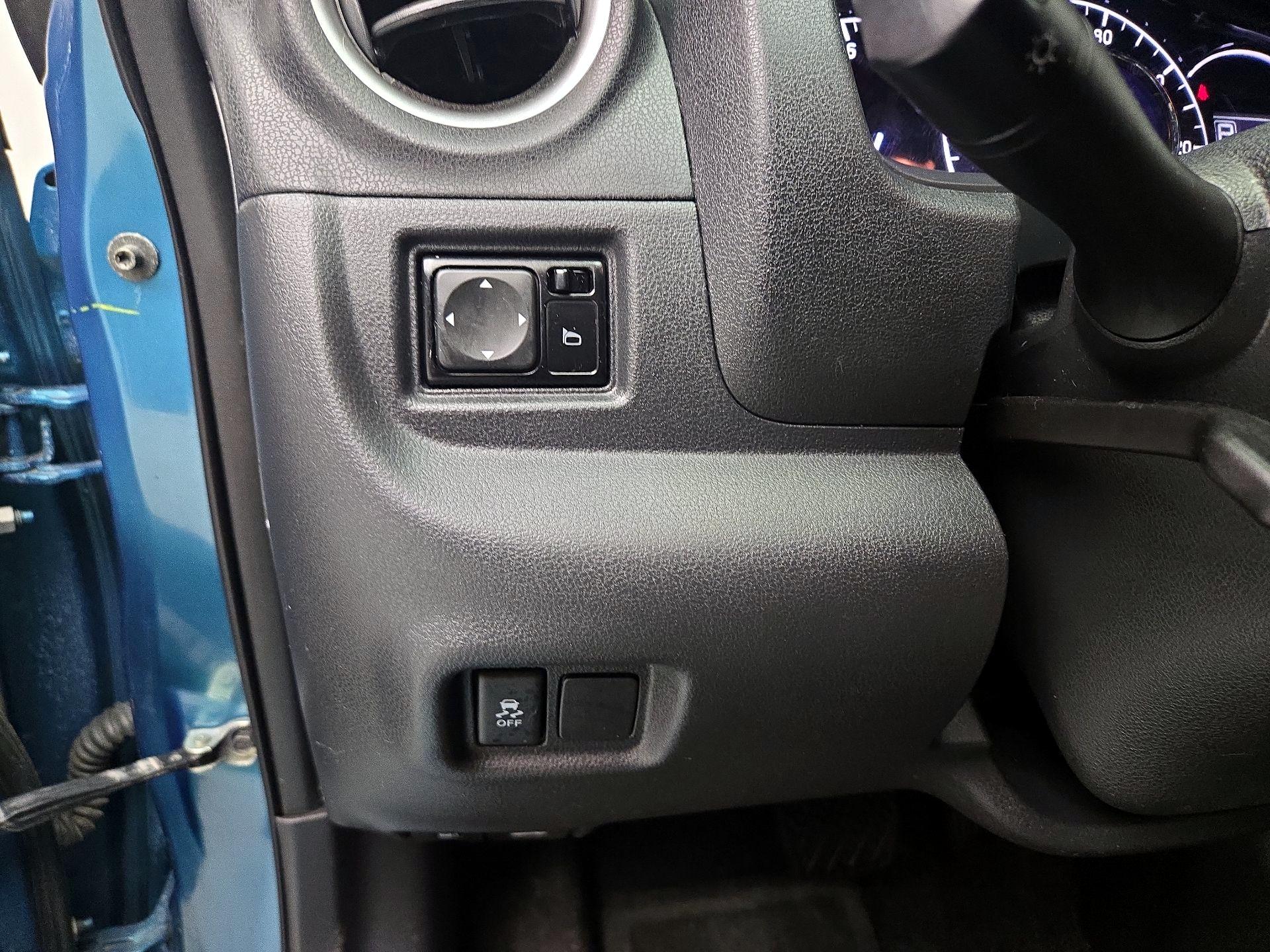 Thumbnail: 2016 Nissan Versa Note - 13