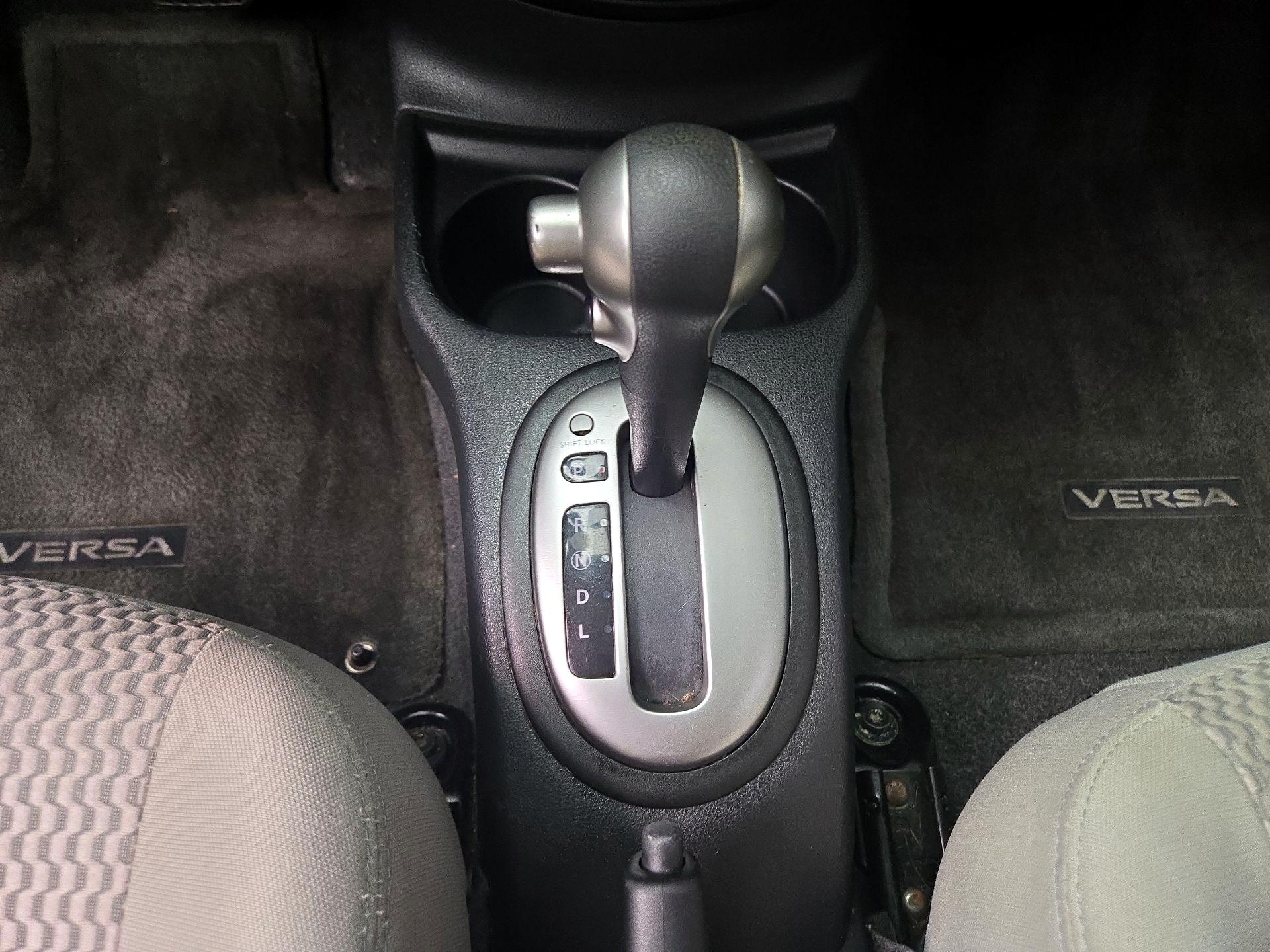 Thumbnail: 2016 Nissan Versa Note - 17