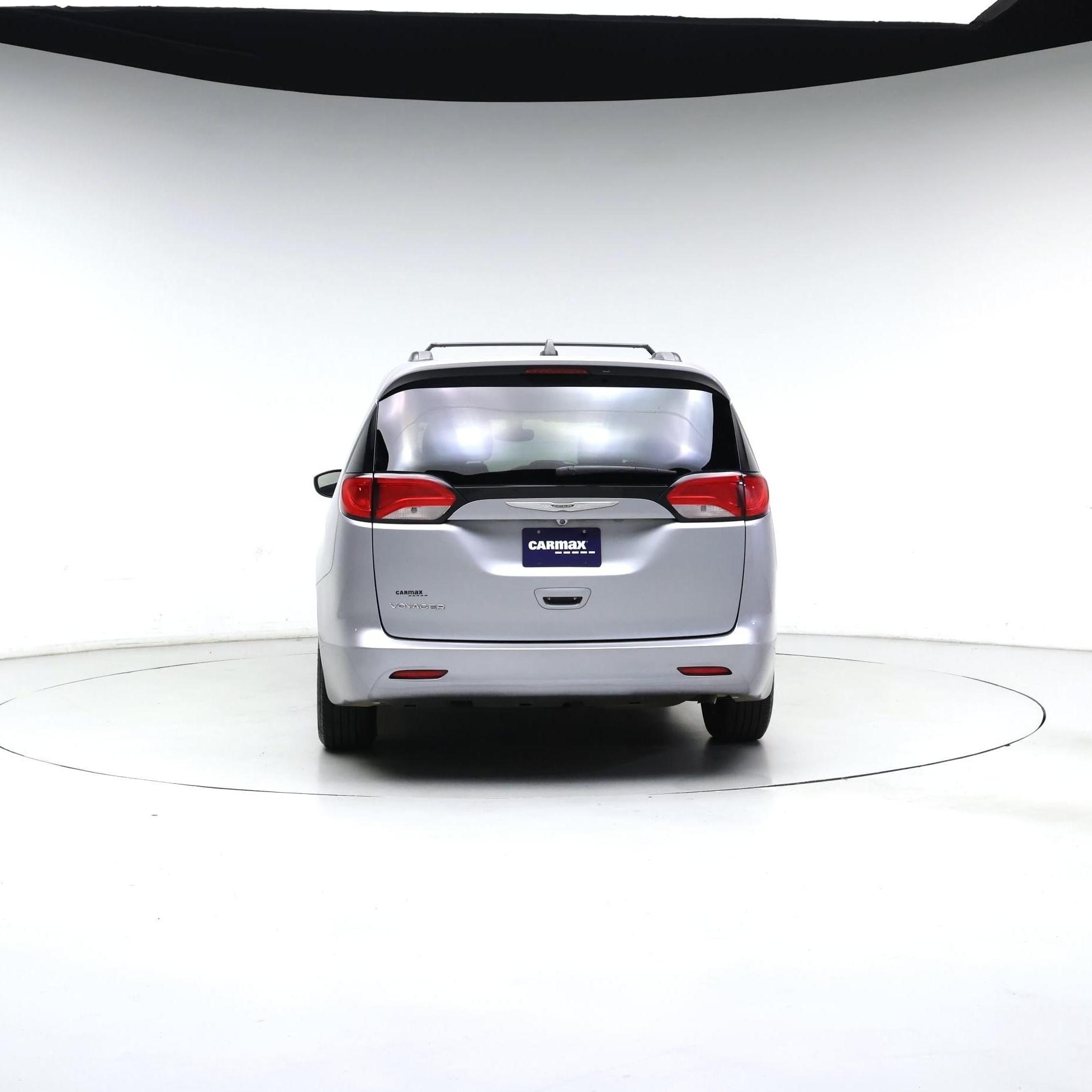Thumbnail: 2021 Chrysler Voyager - 6