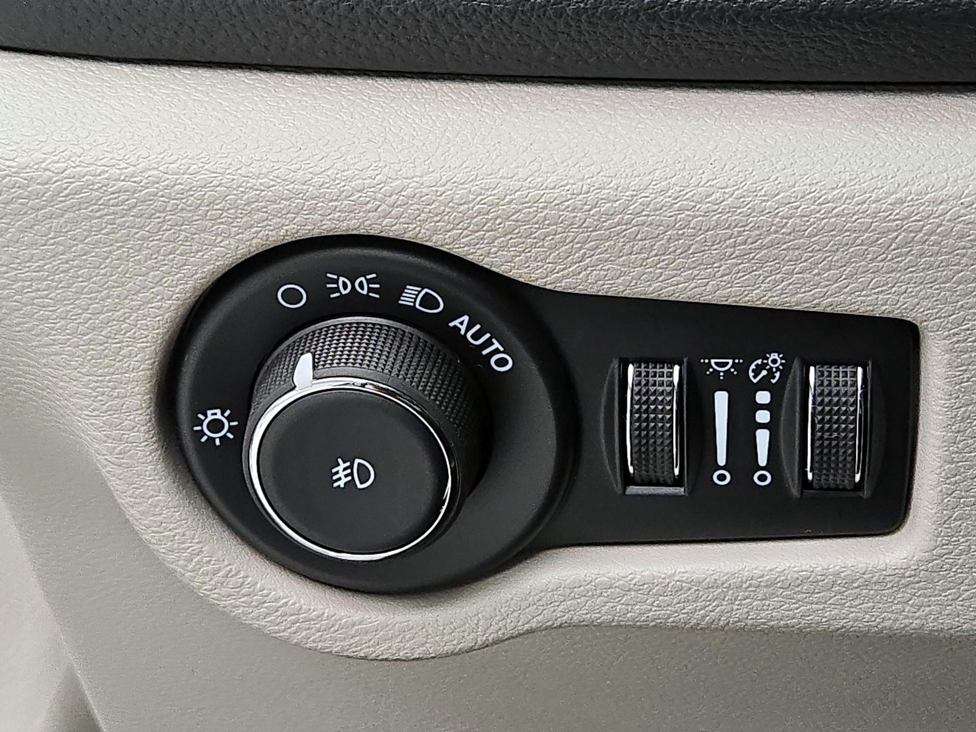 Thumbnail: 2024 Chrysler Pacifica - 13