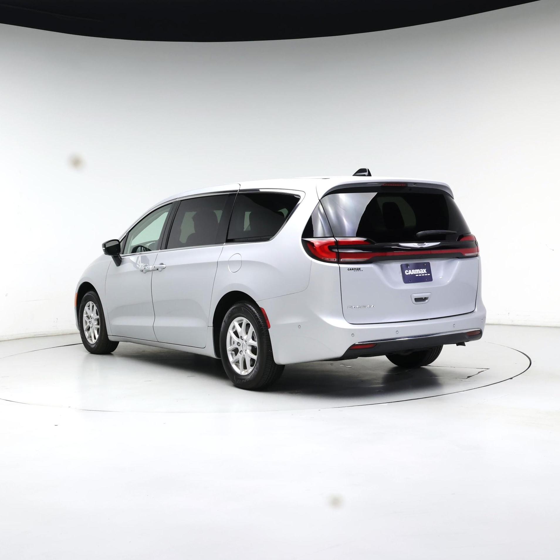 Thumbnail: 2024 Chrysler Pacifica - 2