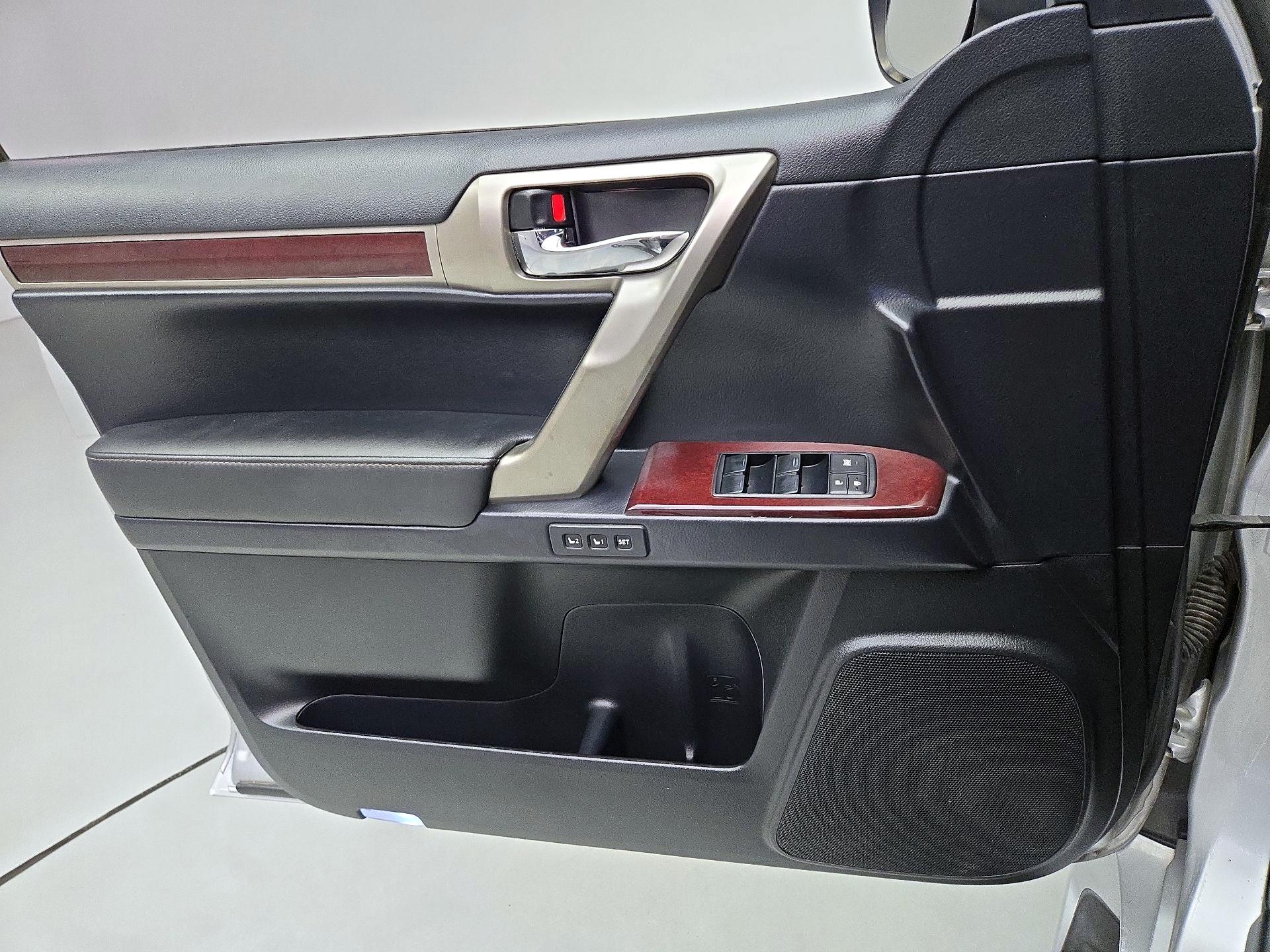 Thumbnail: 2014 Lexus GX - 12