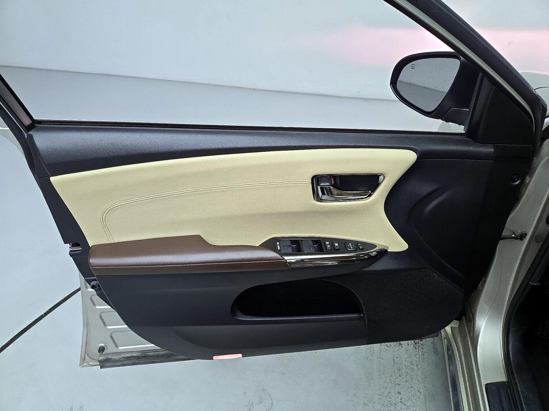 Thumbnail: 2015 Toyota Avalon - 12