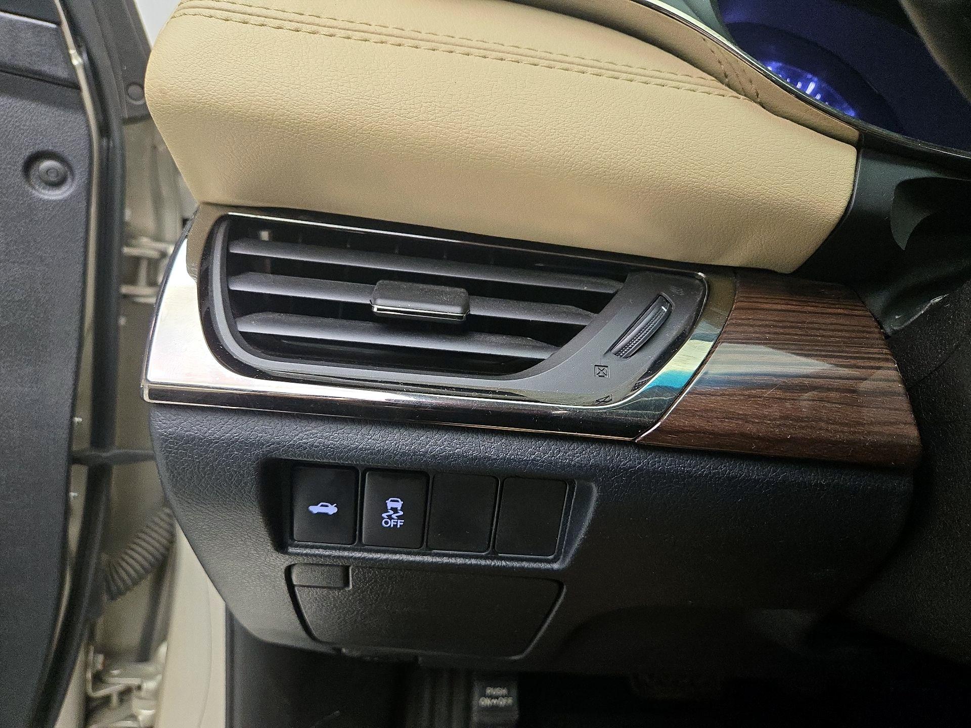 Thumbnail: 2015 Toyota Avalon - 13