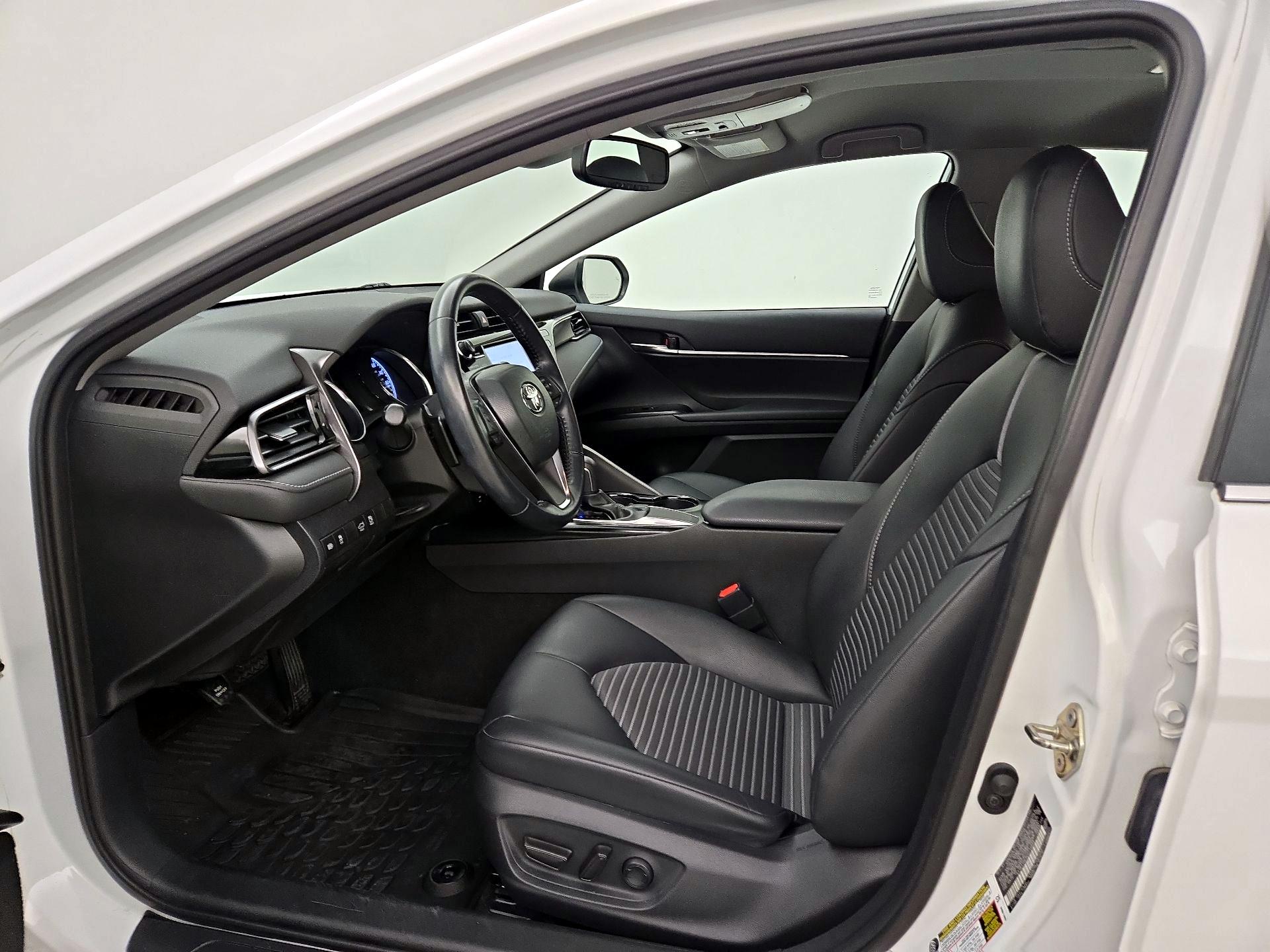 Thumbnail: 2019 Toyota Camry - 11